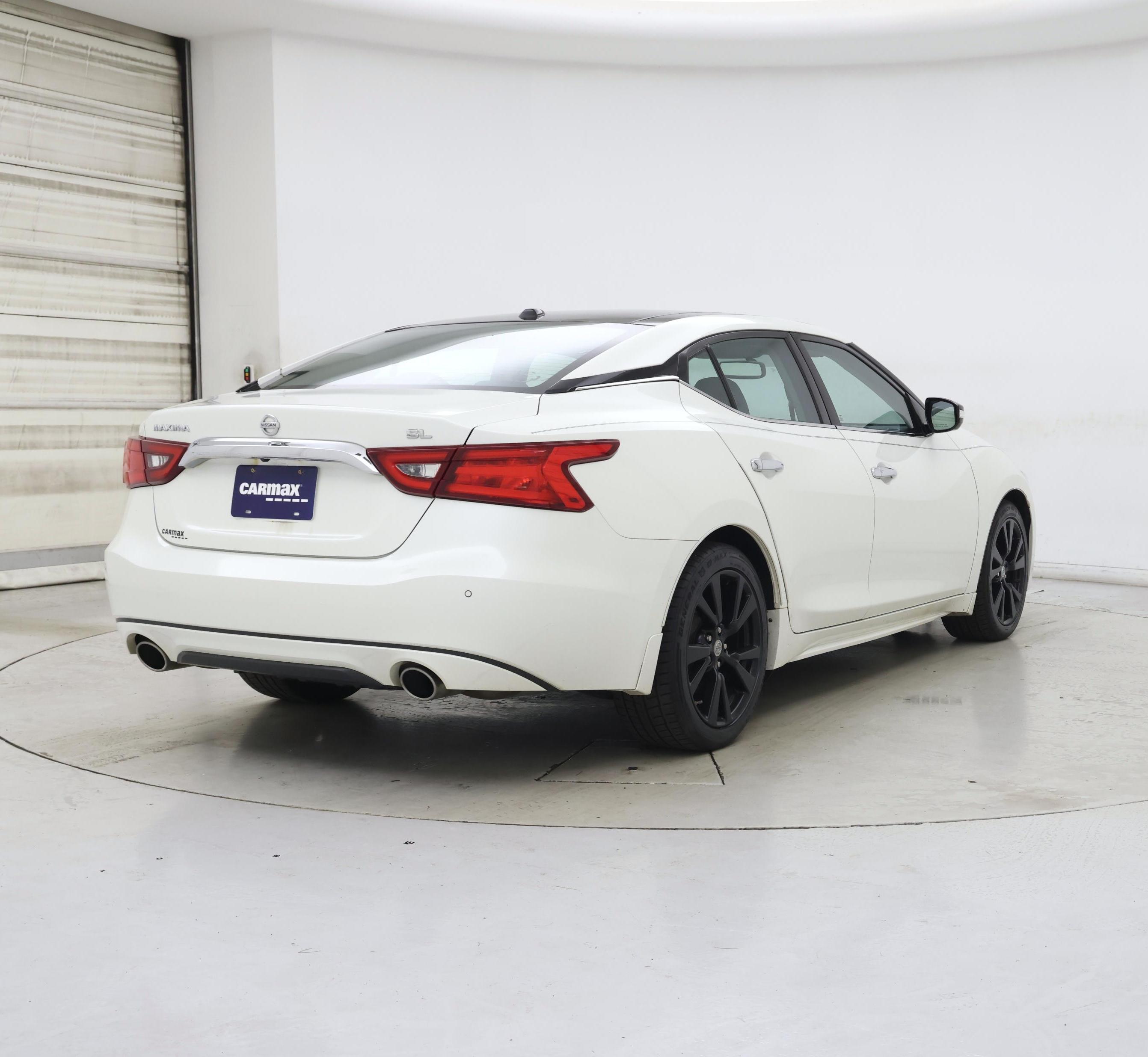 Thumbnail: 2017 Nissan Maxima - 8