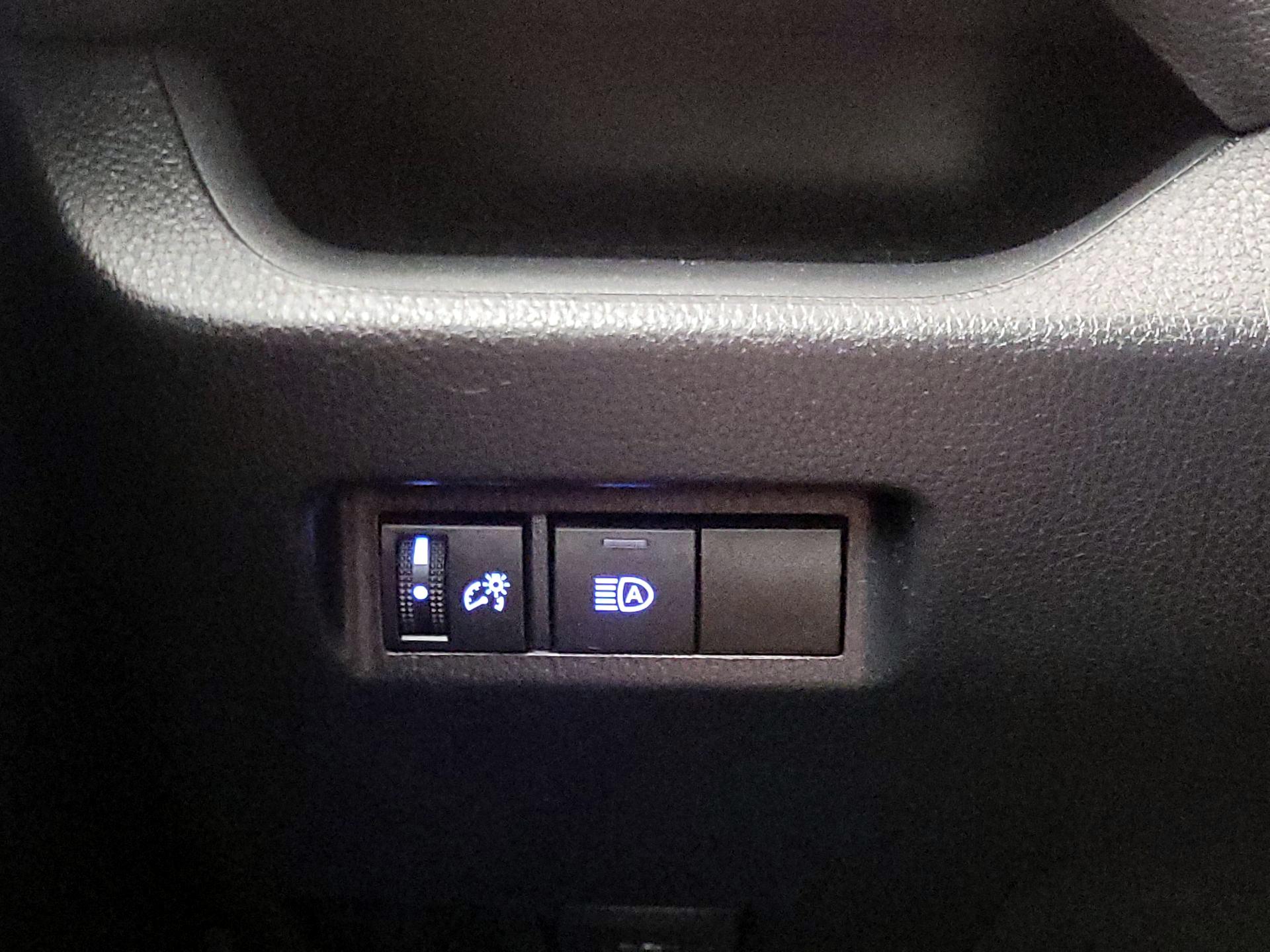 Thumbnail: 2020 Toyota RAV4 - 13
