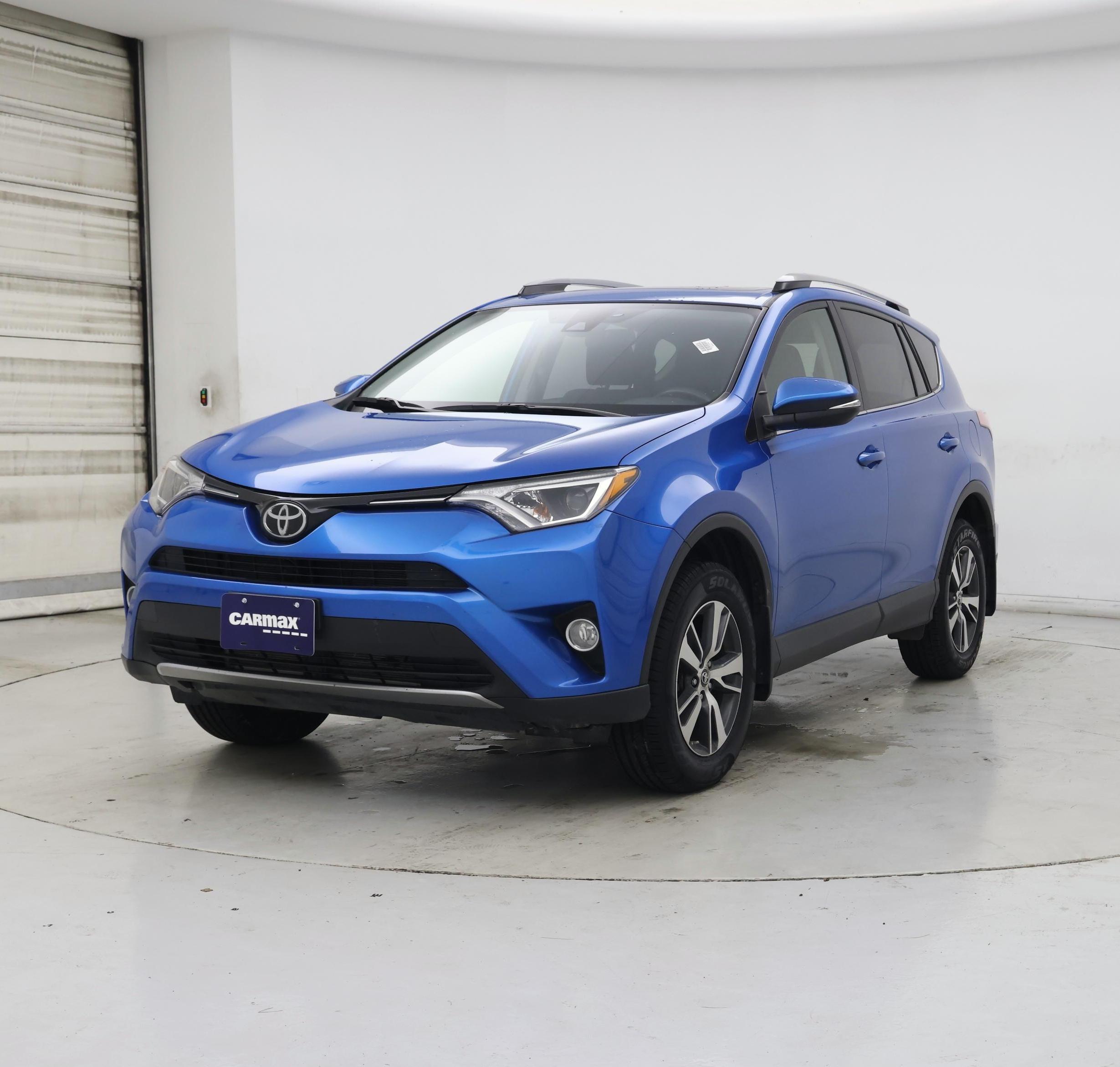 Thumbnail: 2018 Toyota RAV4 - 4
