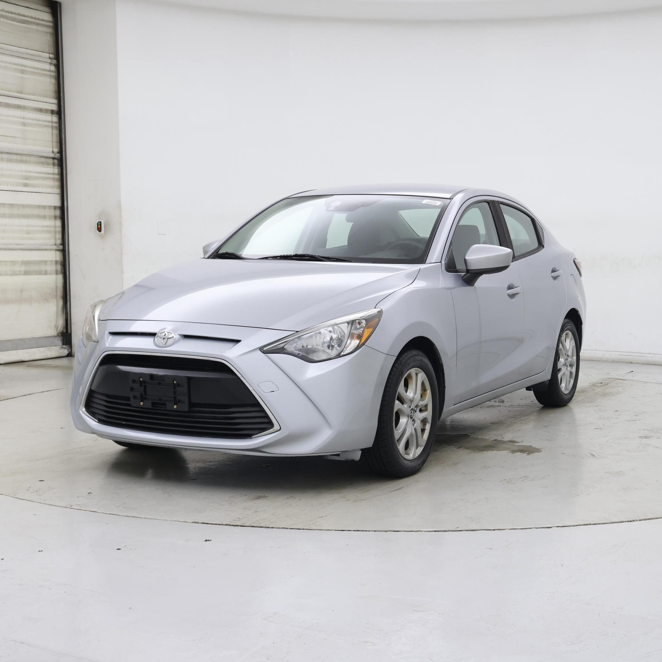 Thumbnail: 2017 Toyota Yaris iA - 4