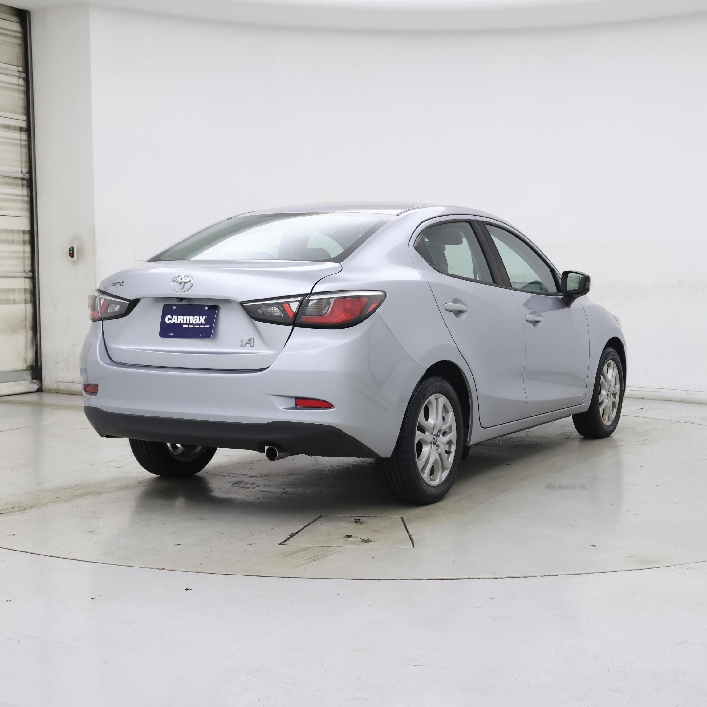 Thumbnail: 2017 Toyota Yaris iA - 8