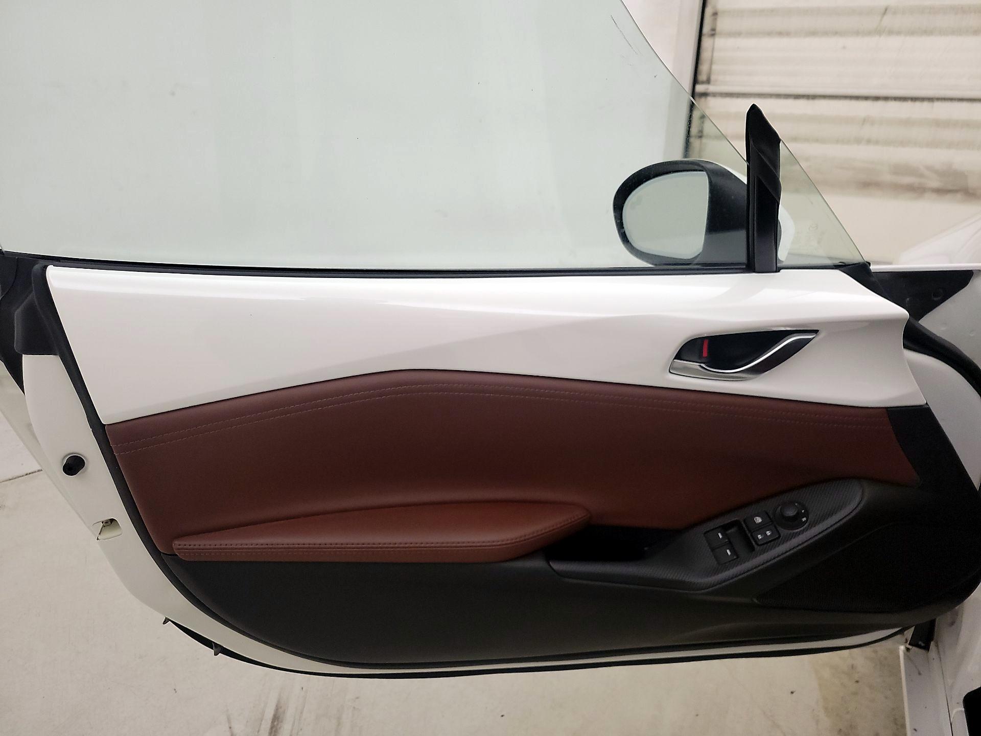 Thumbnail: 2019 Mazda MX-5 Miata - 12