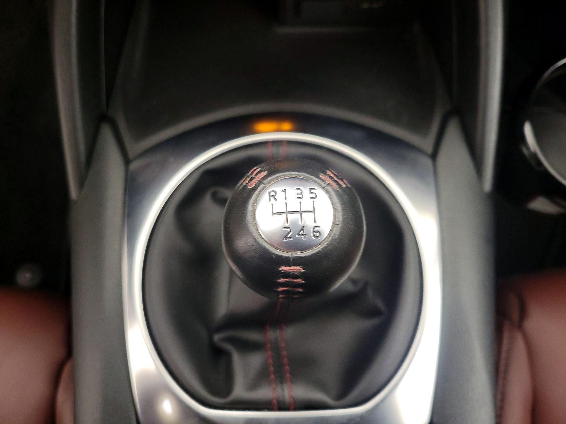 Thumbnail: 2019 Mazda MX-5 Miata - 18