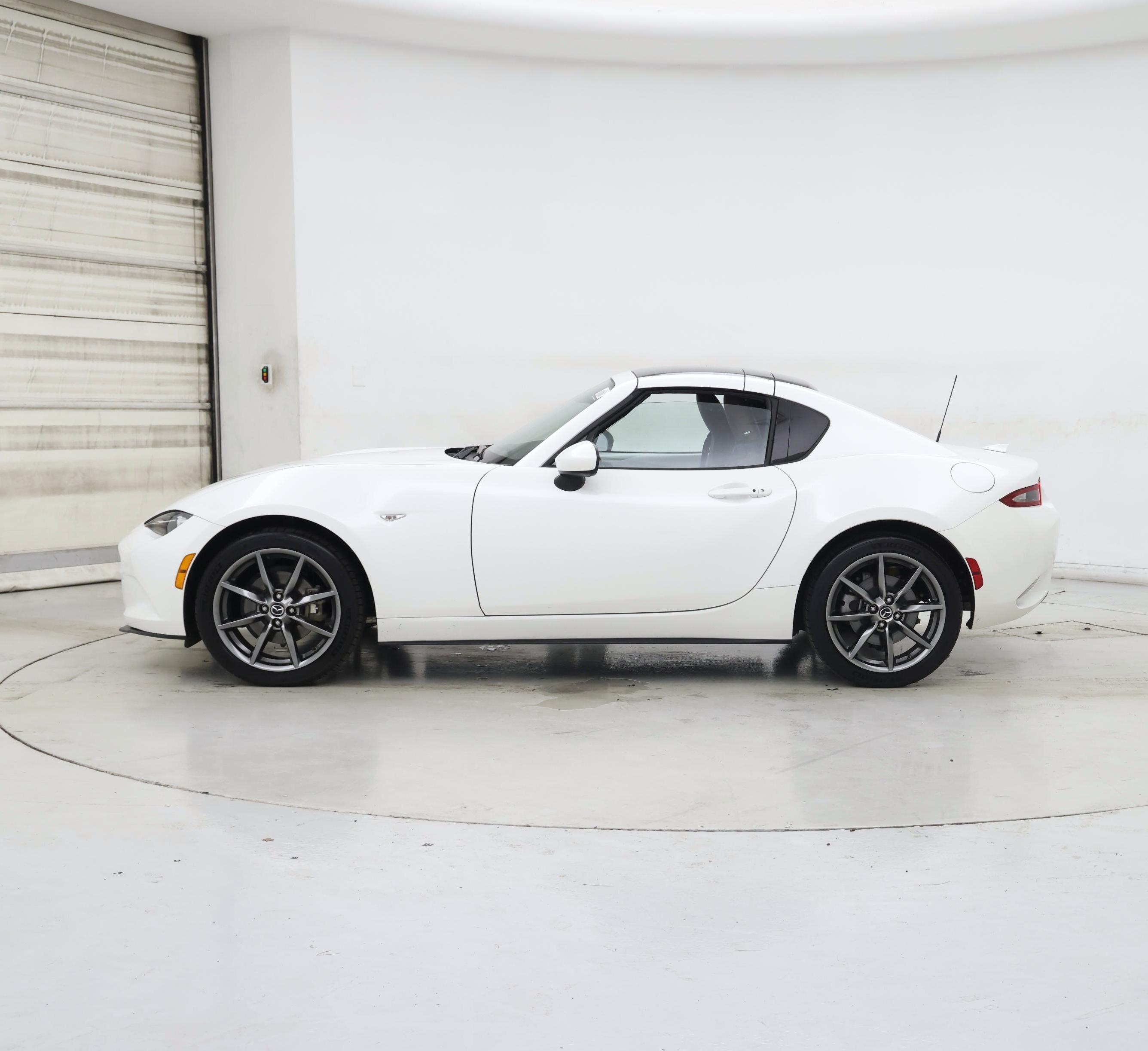 Thumbnail: 2019 Mazda MX-5 Miata - 3