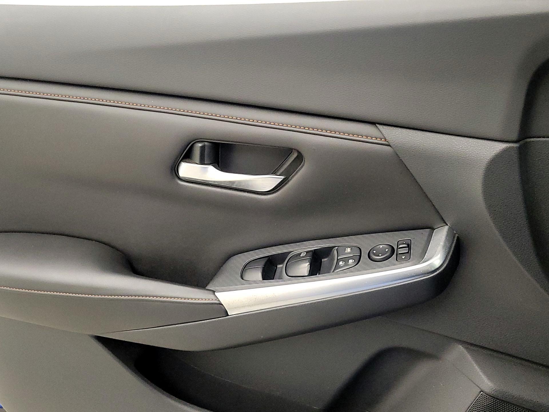 Thumbnail: 2020 Nissan Sentra - 12
