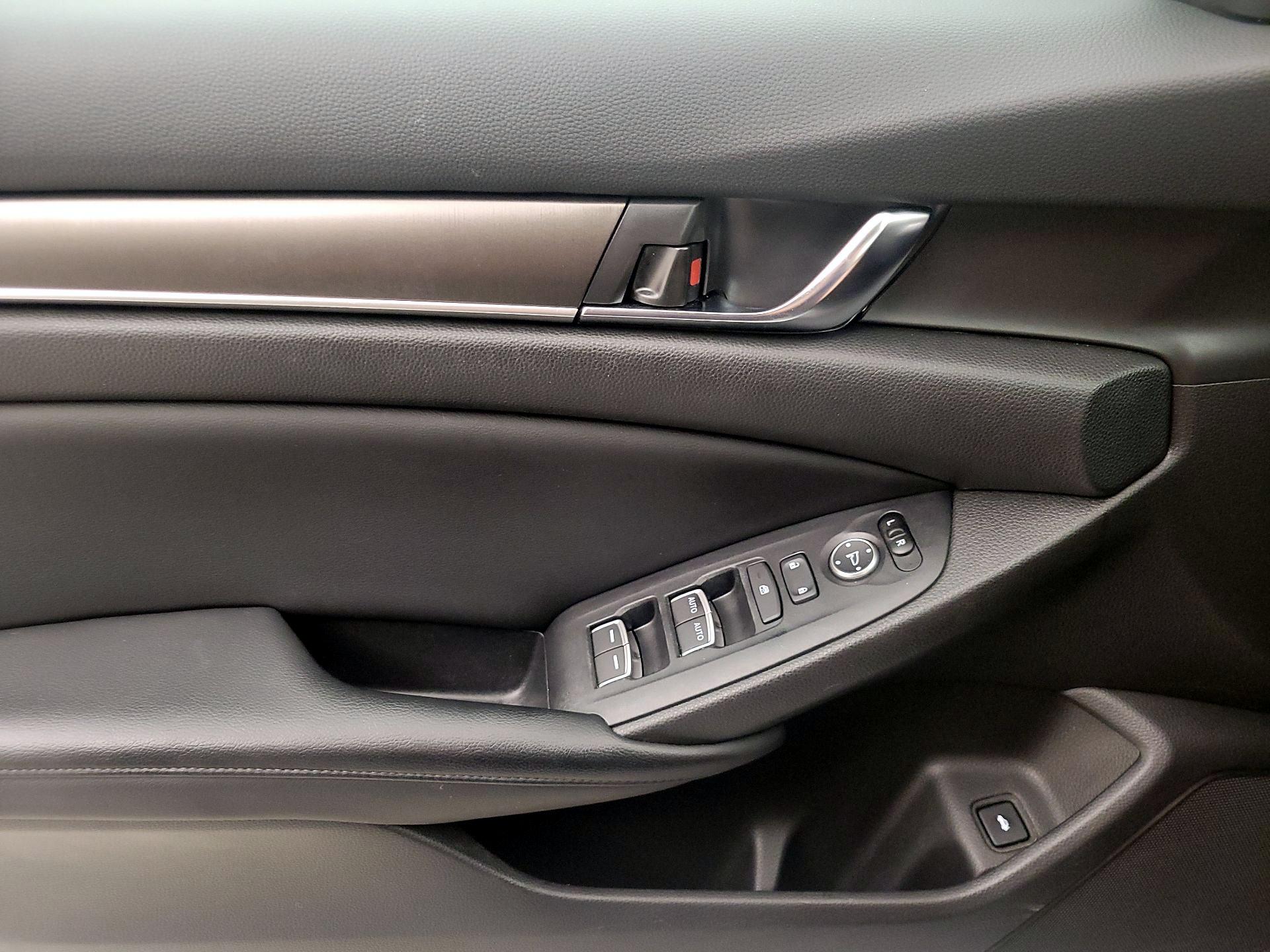 Thumbnail: 2018 Honda Accord - 12