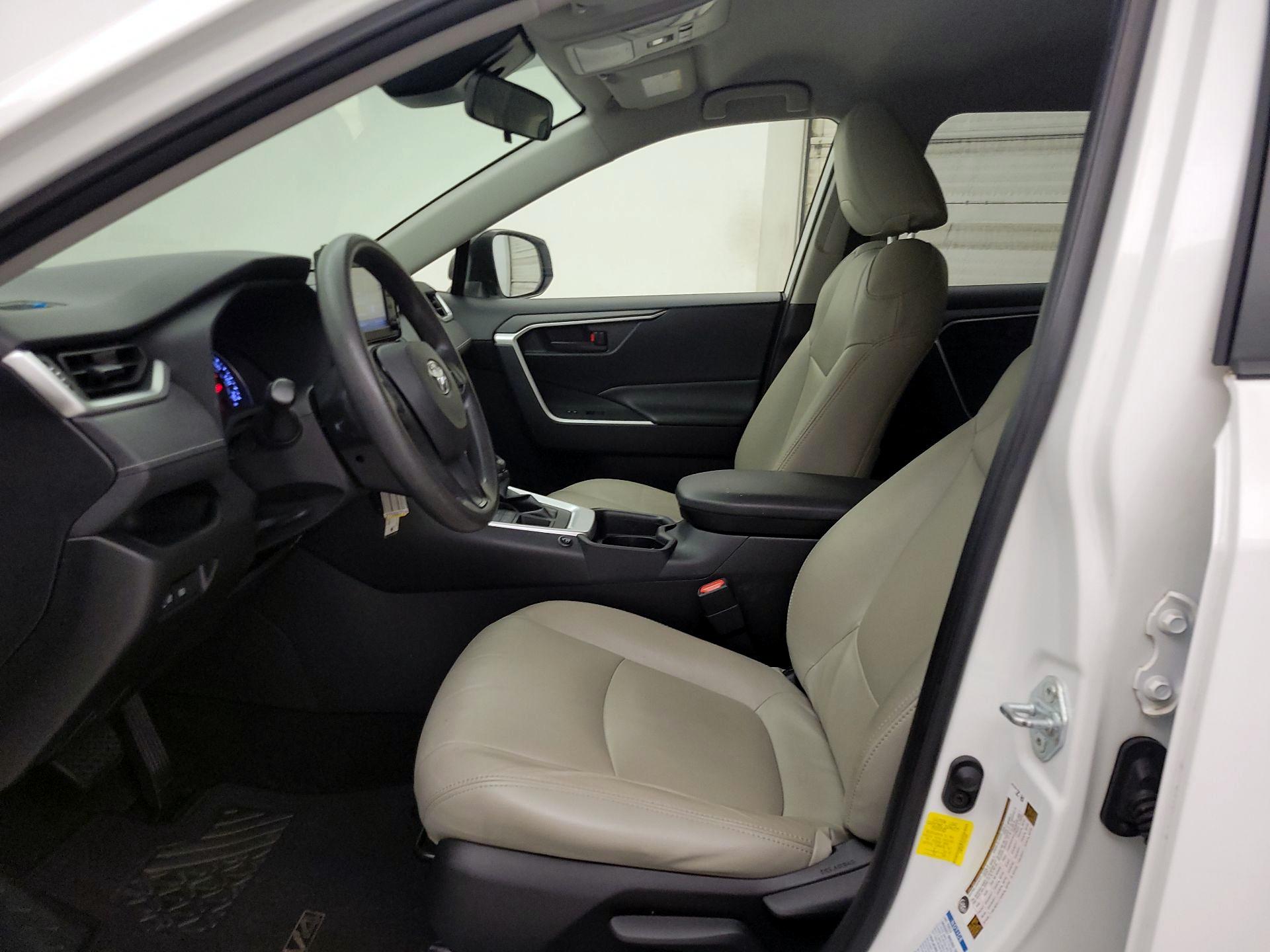 Thumbnail: 2019 Toyota RAV4 - 11