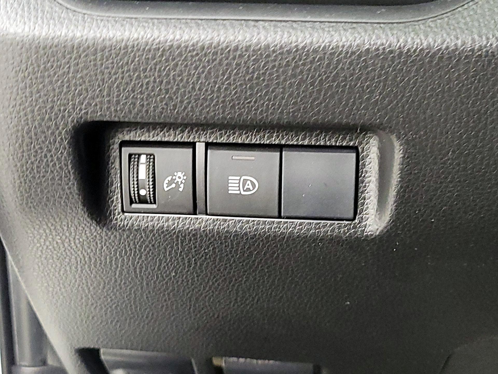 Thumbnail: 2019 Toyota RAV4 - 13