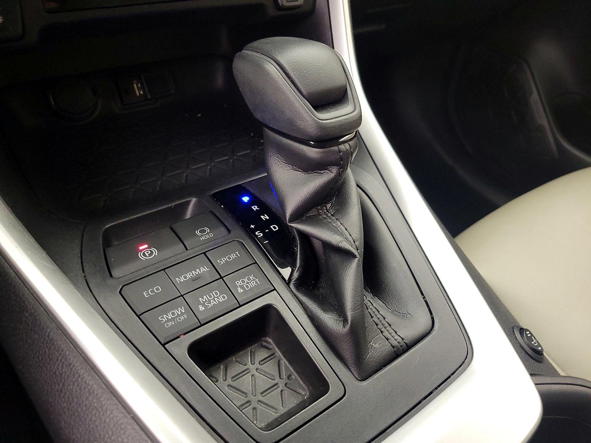 Thumbnail: 2019 Toyota RAV4 - 17