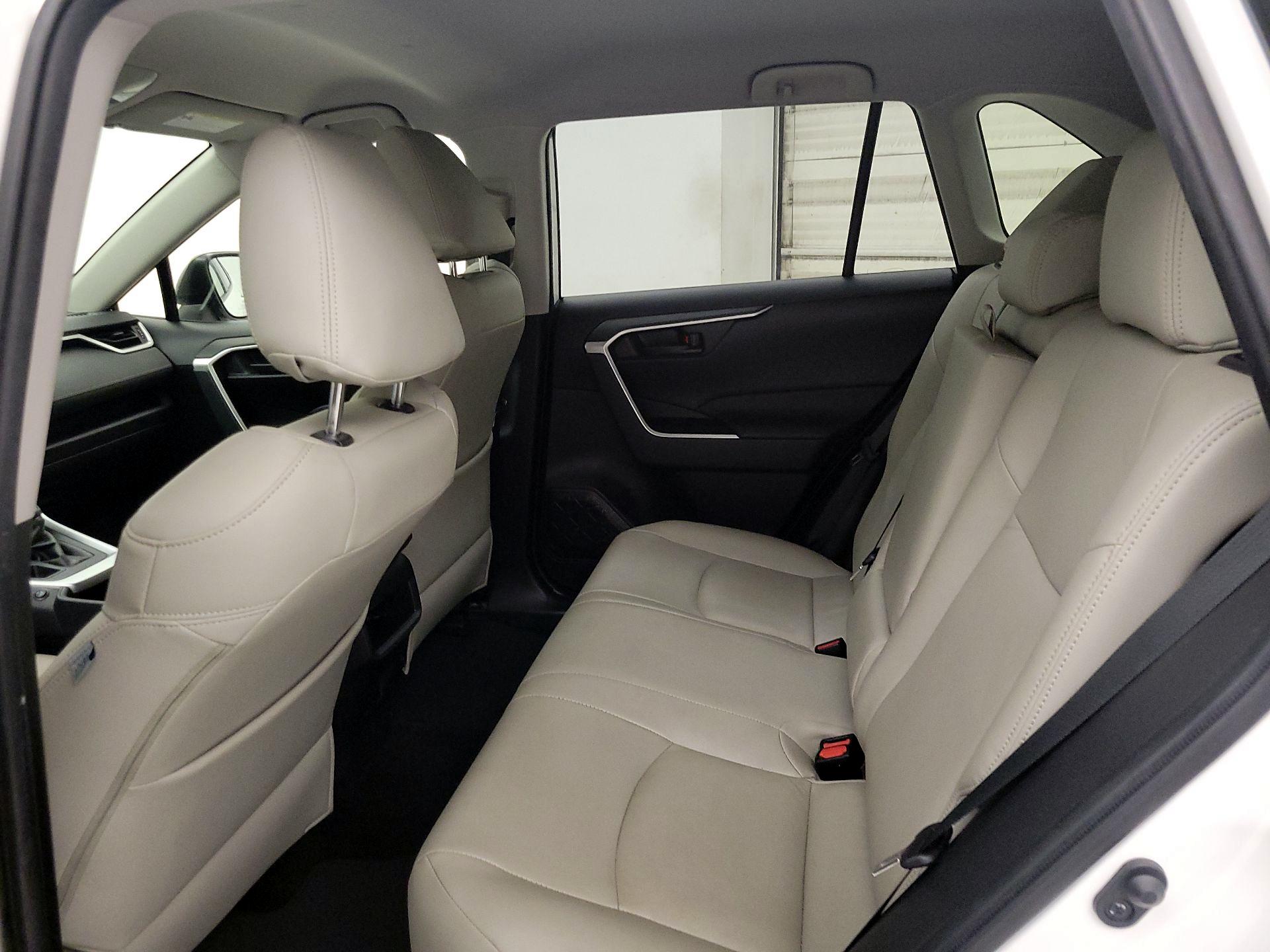 Thumbnail: 2019 Toyota RAV4 - 19