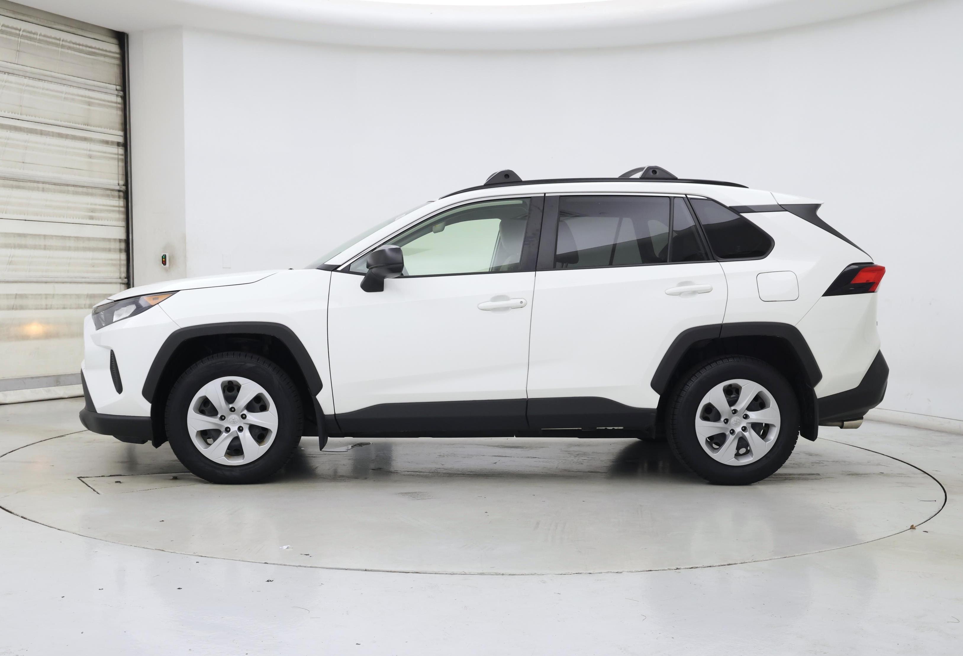 Thumbnail: 2019 Toyota RAV4 - 3
