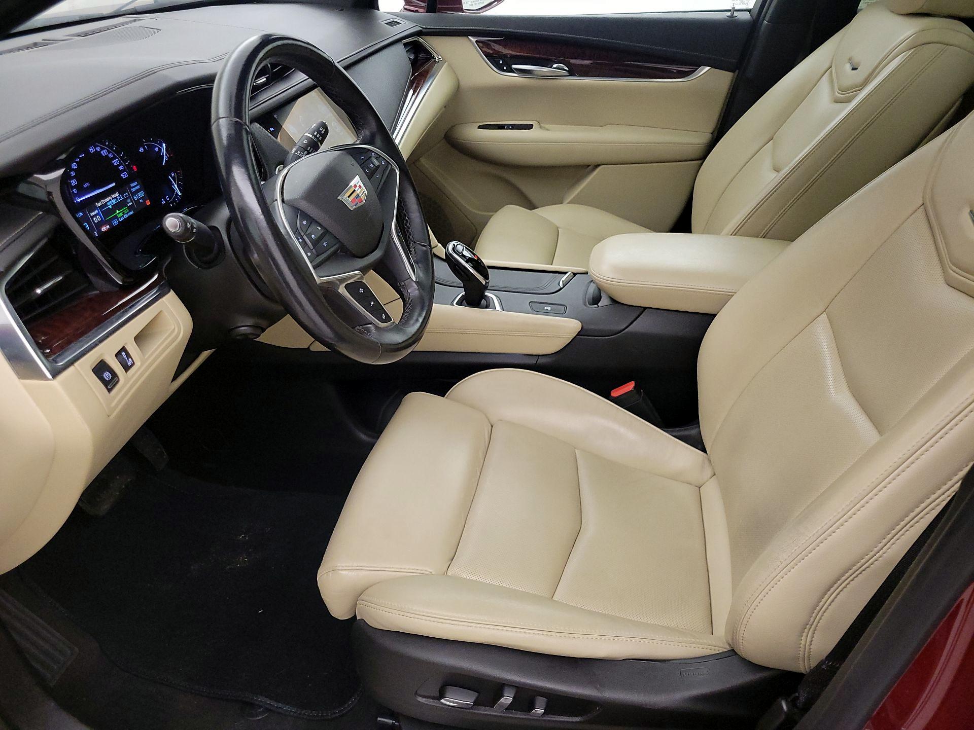 Thumbnail: 2017 Cadillac XT5 - 9