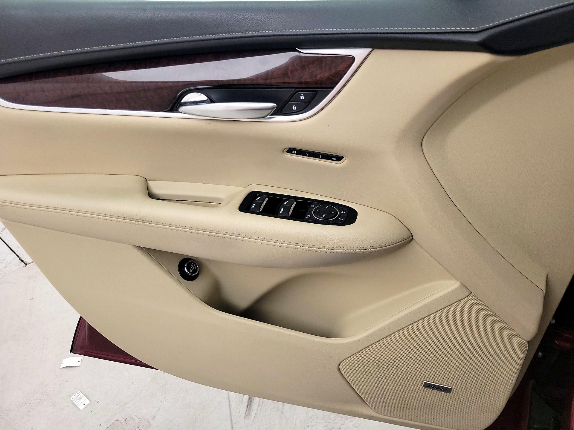Thumbnail: 2017 Cadillac XT5 - 10