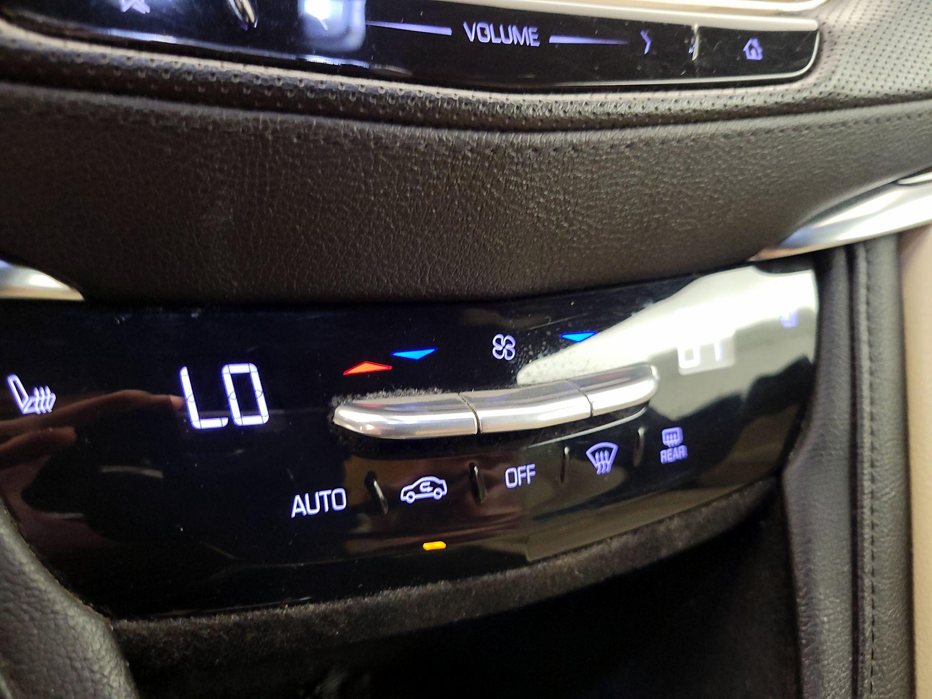 Thumbnail: 2017 Cadillac XT5 - 14