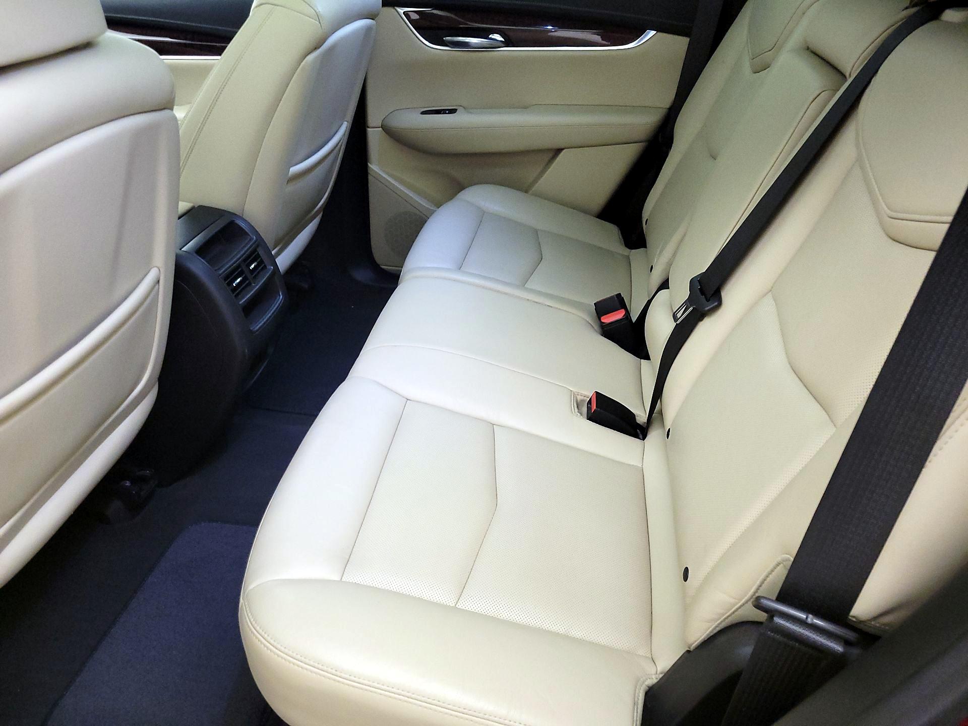 Thumbnail: 2017 Cadillac XT5 - 17