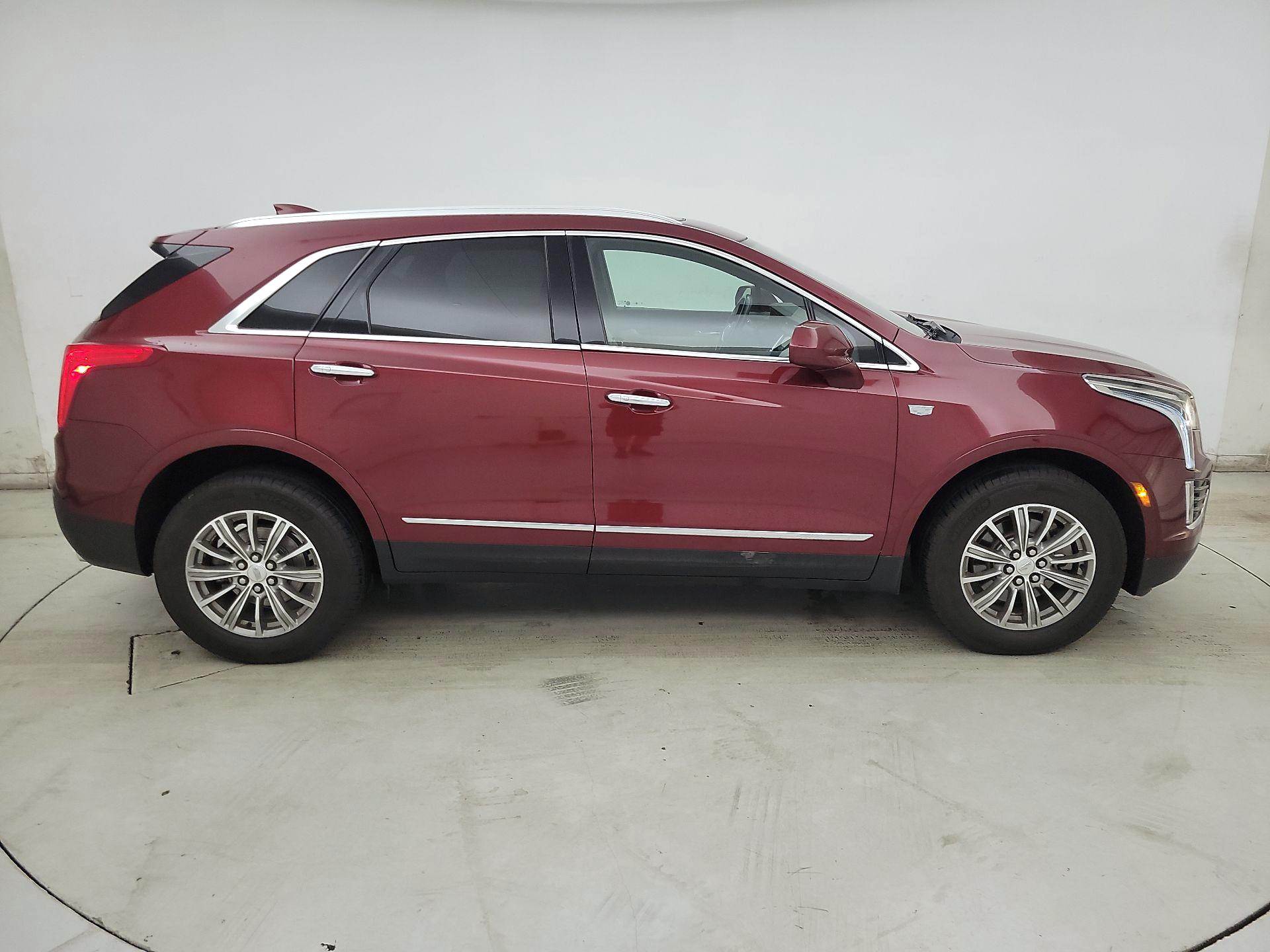Thumbnail: 2017 Cadillac XT5 - 4