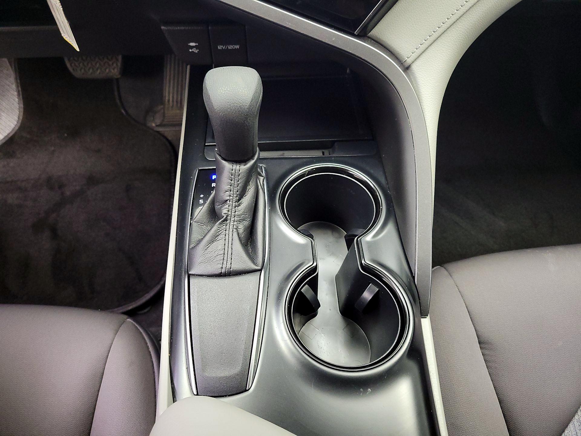Thumbnail: 2019 Toyota Camry - 17