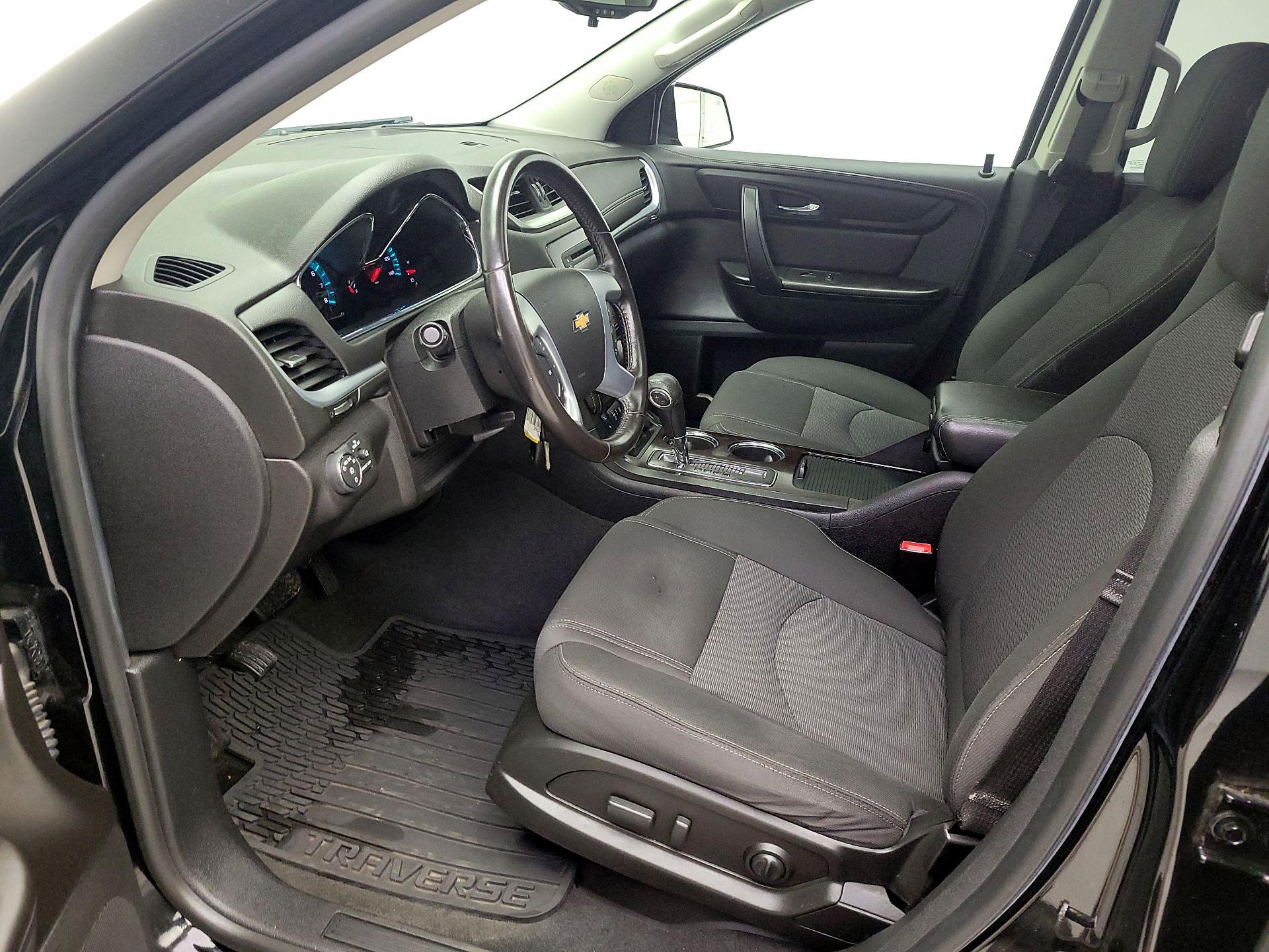 Thumbnail: 2017 Chevrolet Traverse - 11