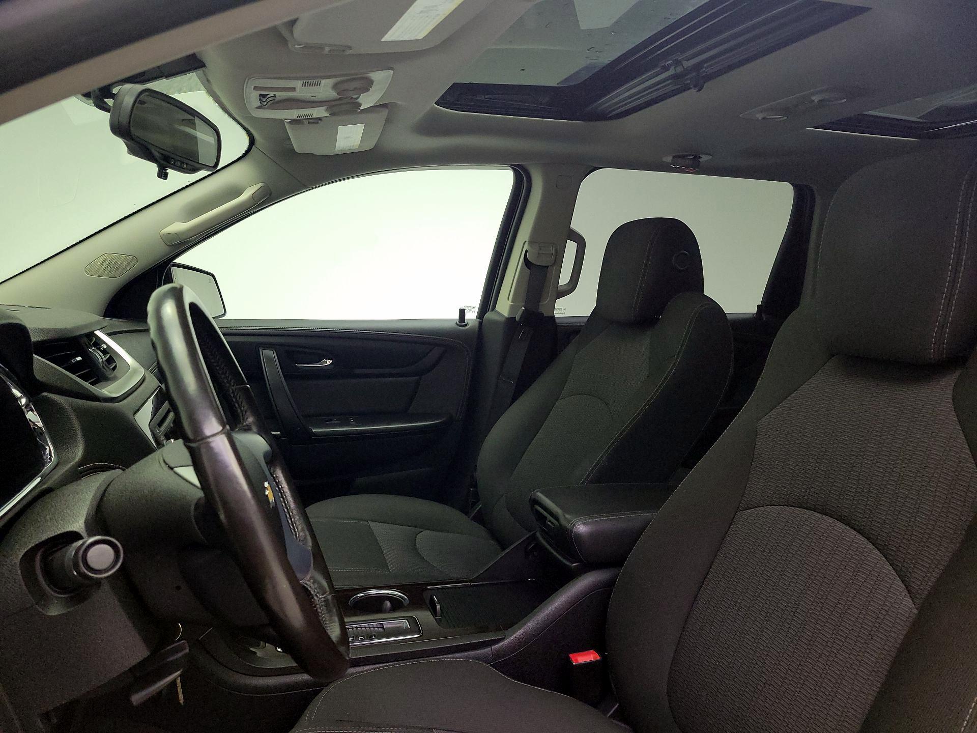 Thumbnail: 2017 Chevrolet Traverse - 19