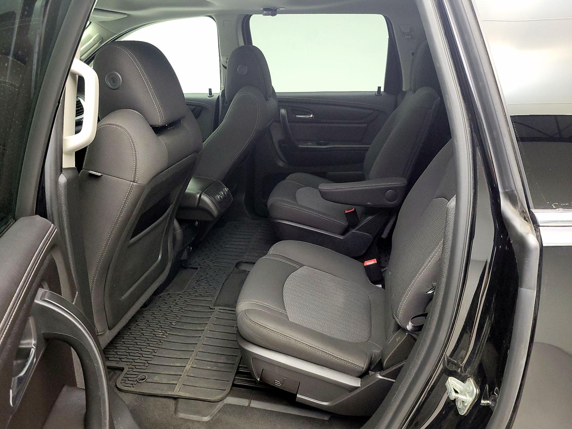 Thumbnail: 2017 Chevrolet Traverse - 20
