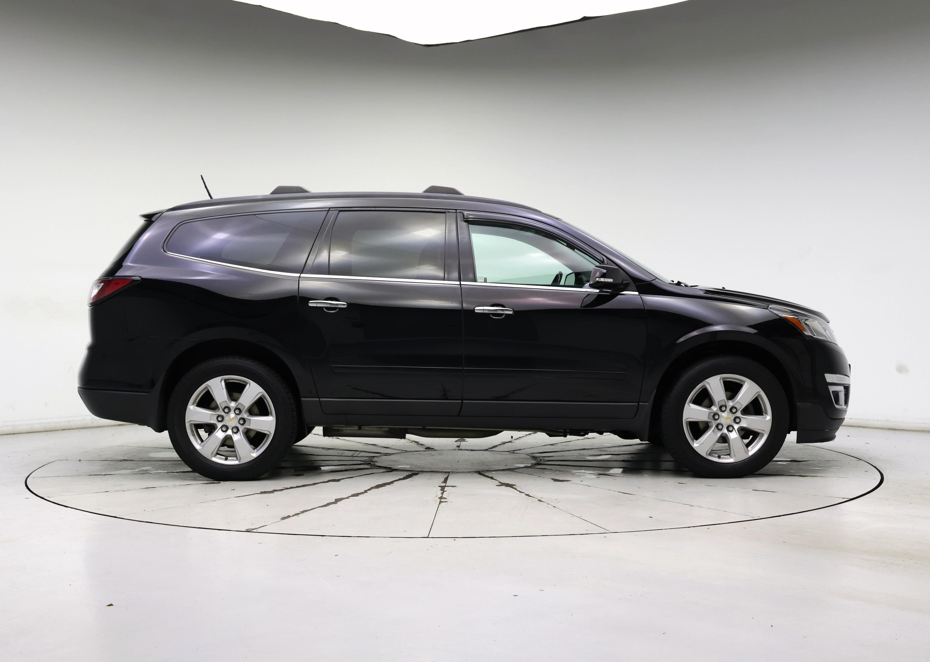 Thumbnail: 2017 Chevrolet Traverse - 7