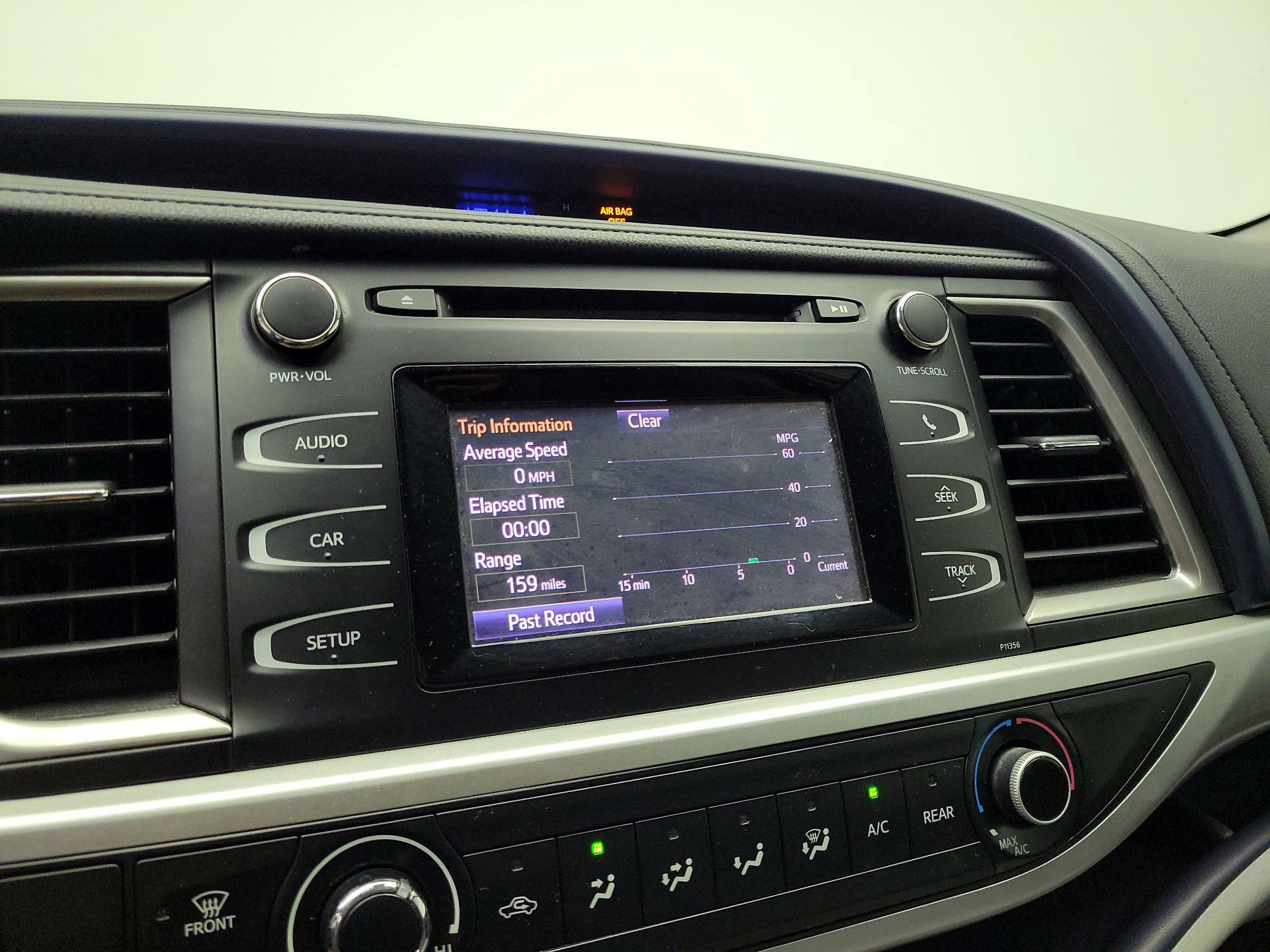 Thumbnail: 2018 Toyota Highlander - 15