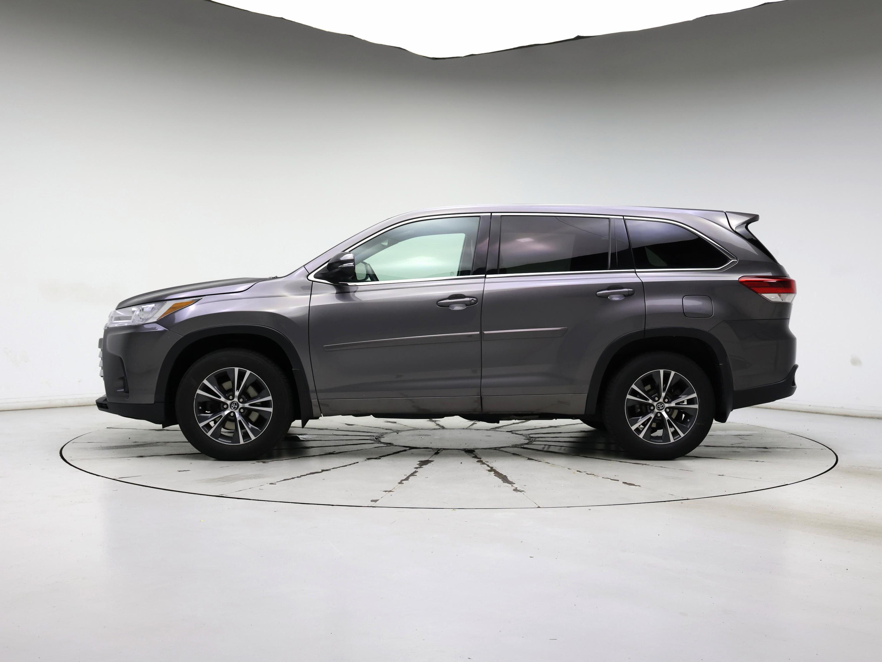 Thumbnail: 2018 Toyota Highlander - 3
