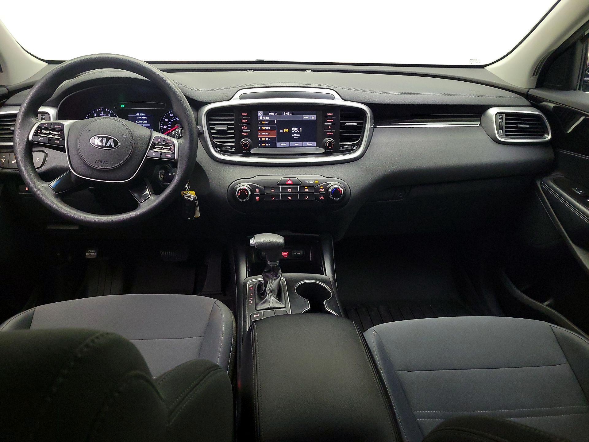 Thumbnail: 2019 Kia Sorento - 9