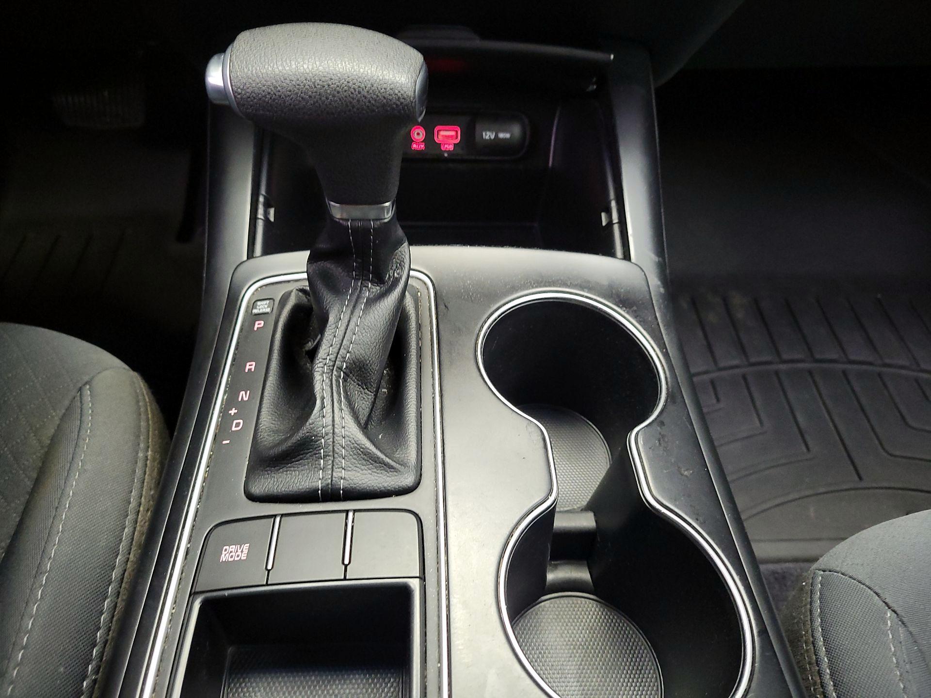 Thumbnail: 2019 Kia Sorento - 17