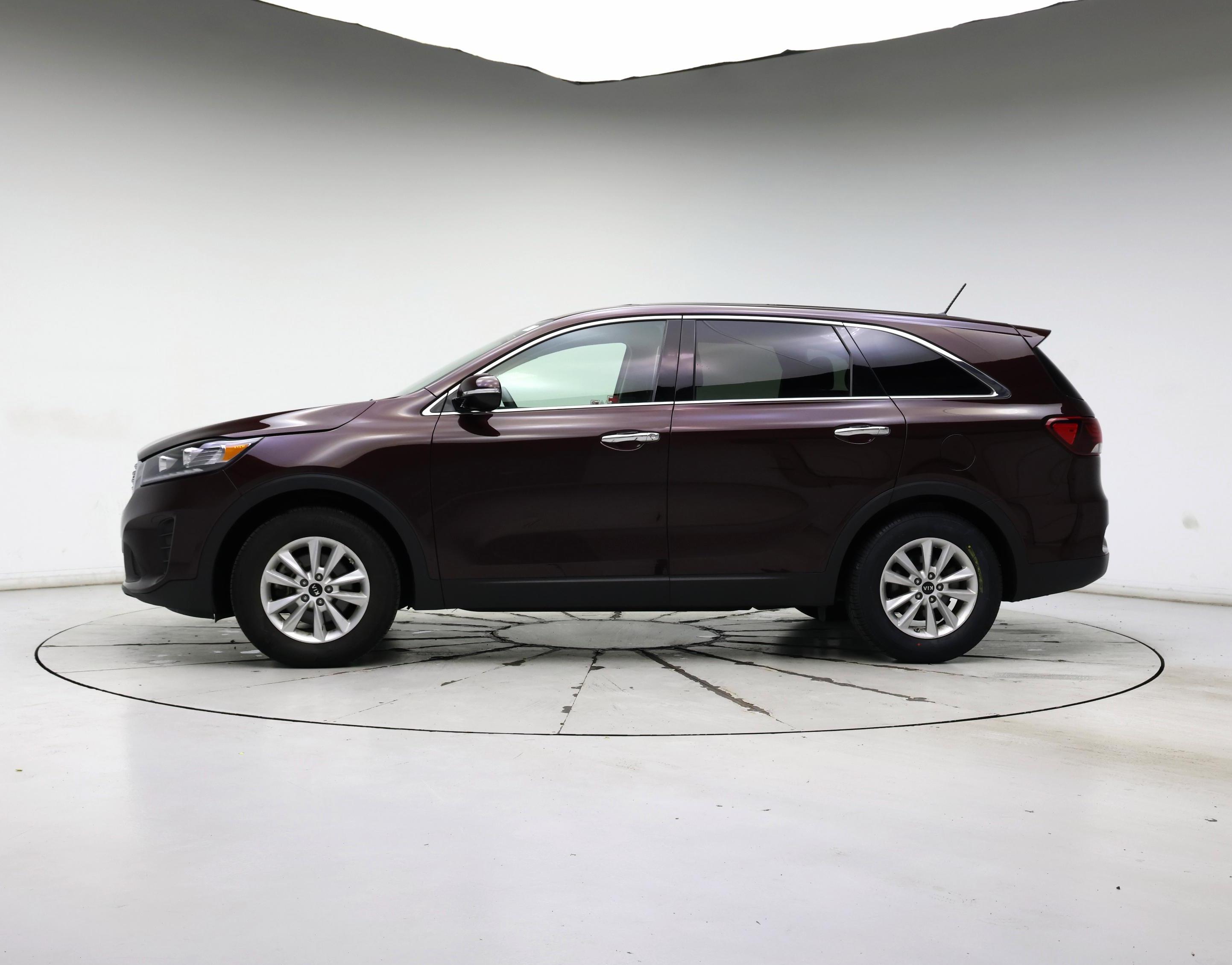 Thumbnail: 2019 Kia Sorento - 3