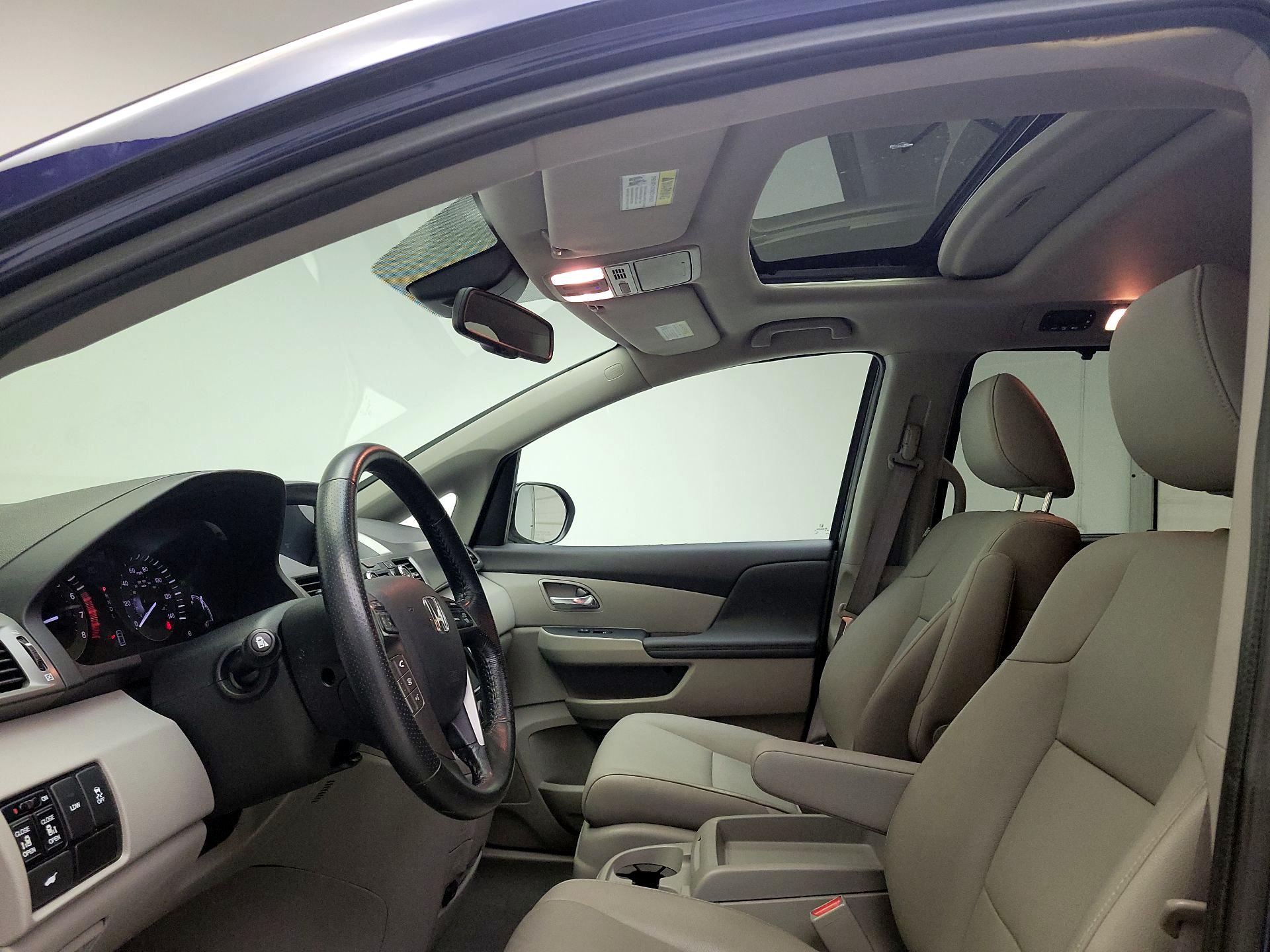 Thumbnail: 2015 Honda Odyssey - 19