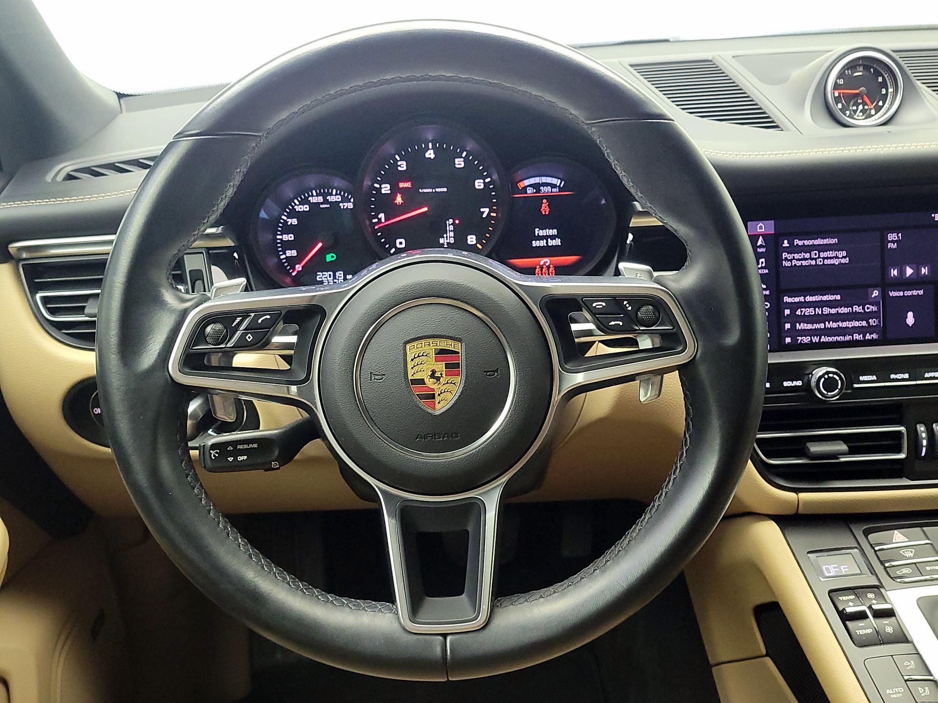 Thumbnail: 2021 Porsche Macan - 10