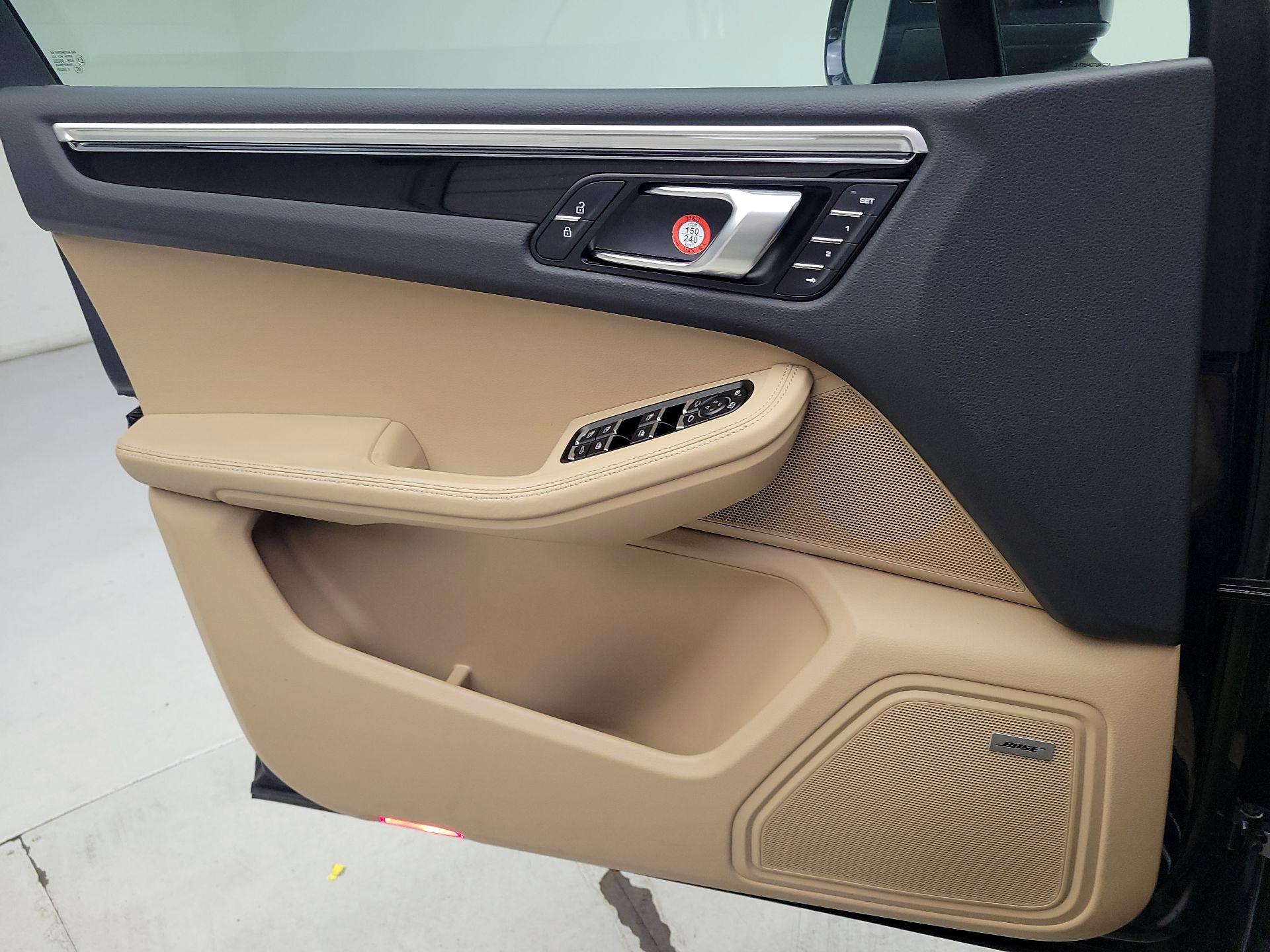 Thumbnail: 2021 Porsche Macan - 12