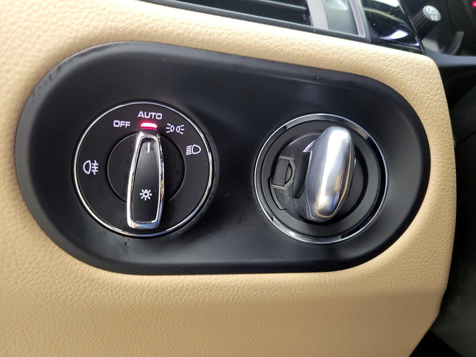 Thumbnail: 2021 Porsche Macan - 13