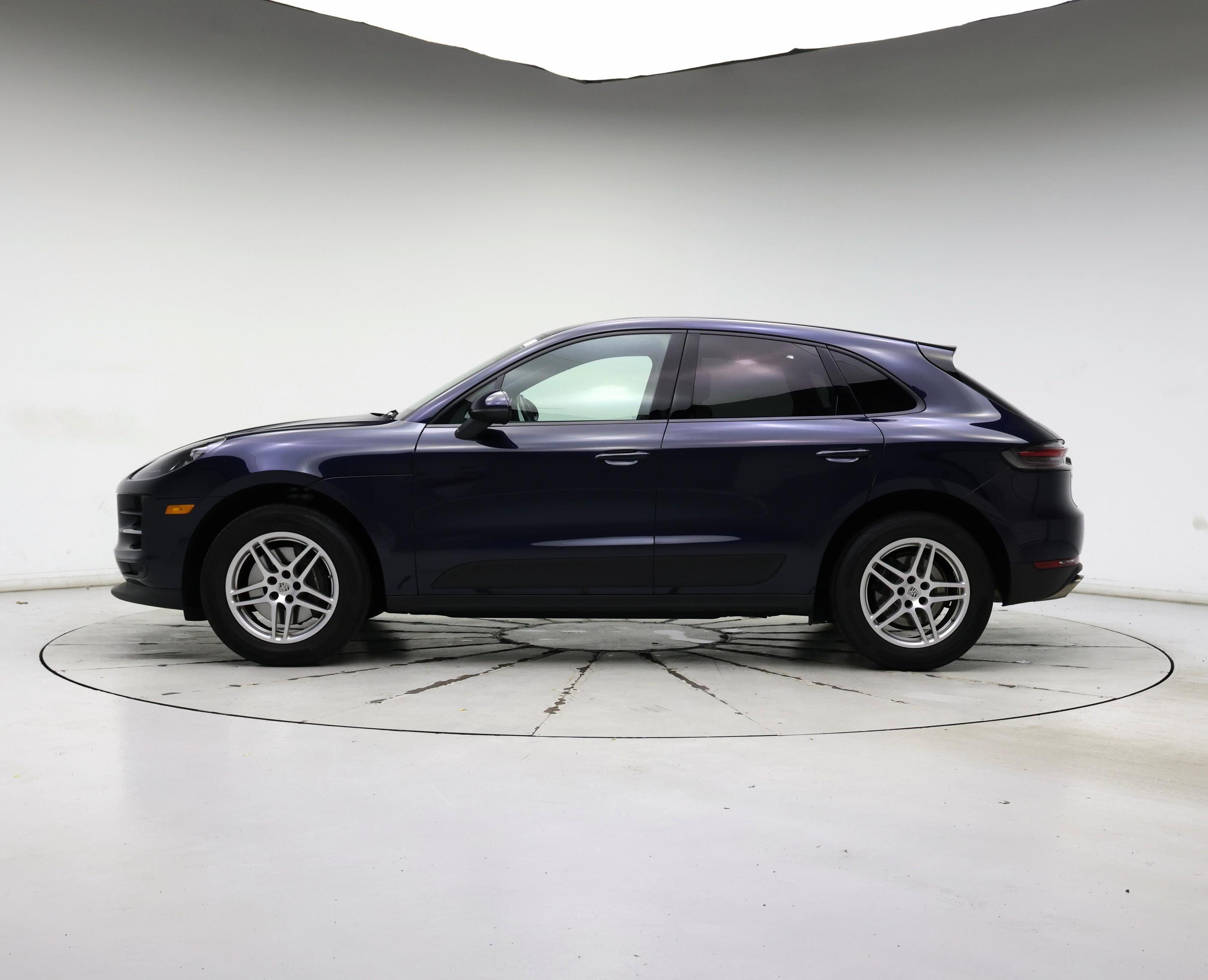 Thumbnail: 2021 Porsche Macan - 3