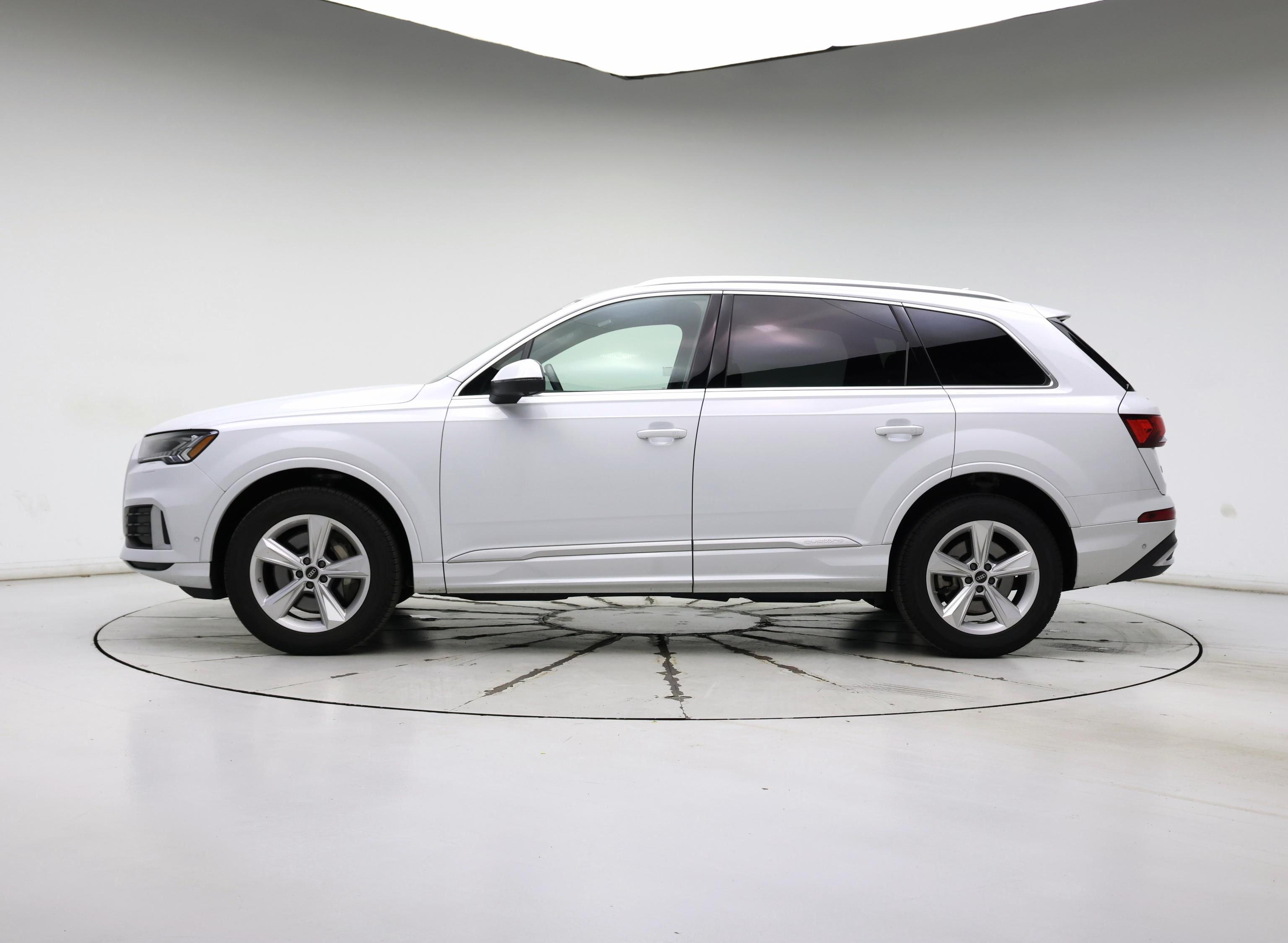Thumbnail: 2023 Audi Q7 - 3