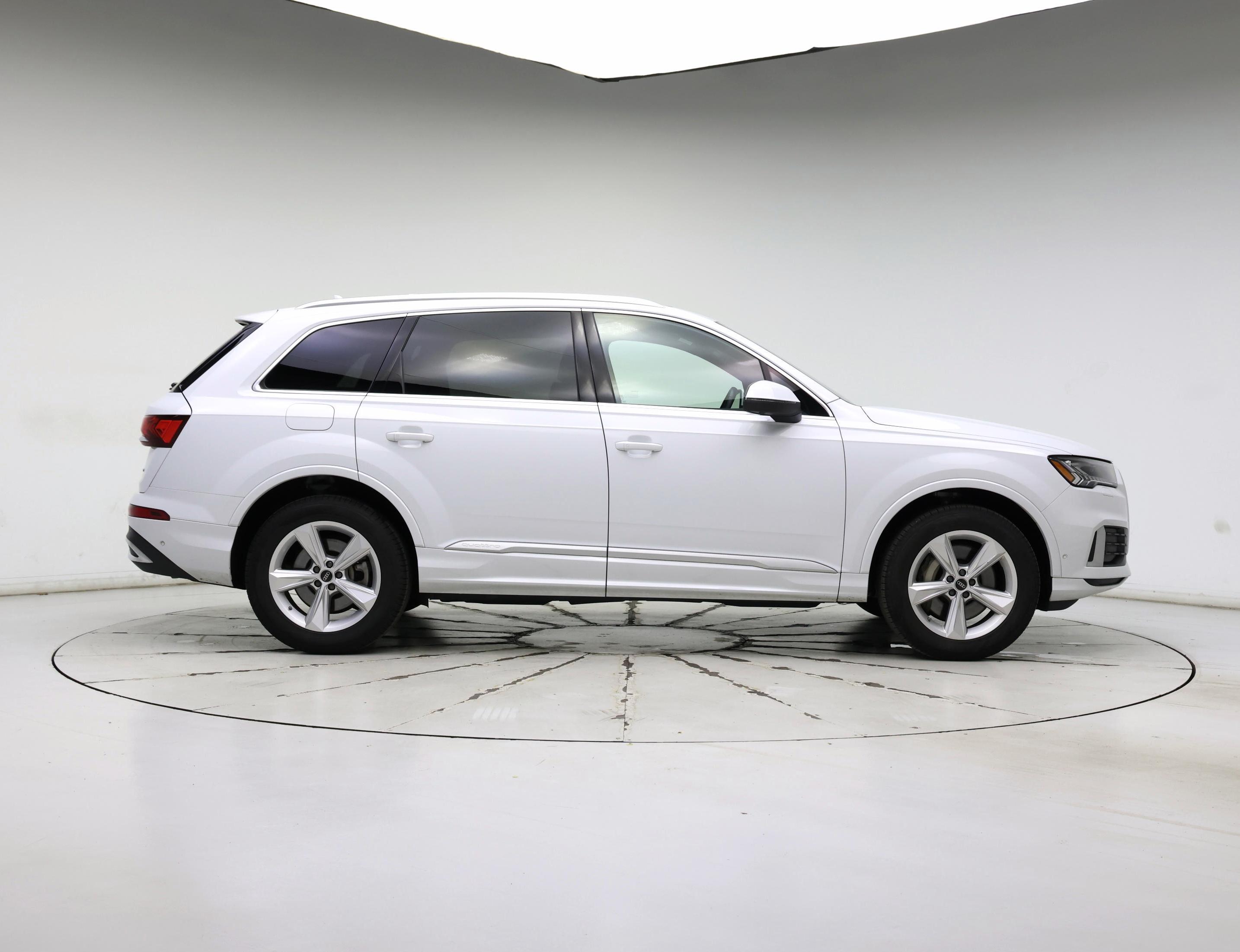 Thumbnail: 2023 Audi Q7 - 7