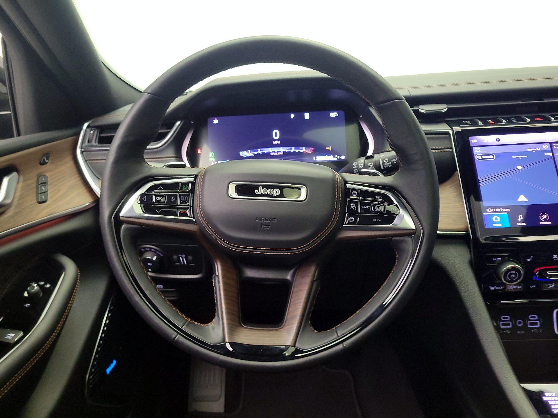 Thumbnail: 2023 Jeep Grand Cherokee - 10