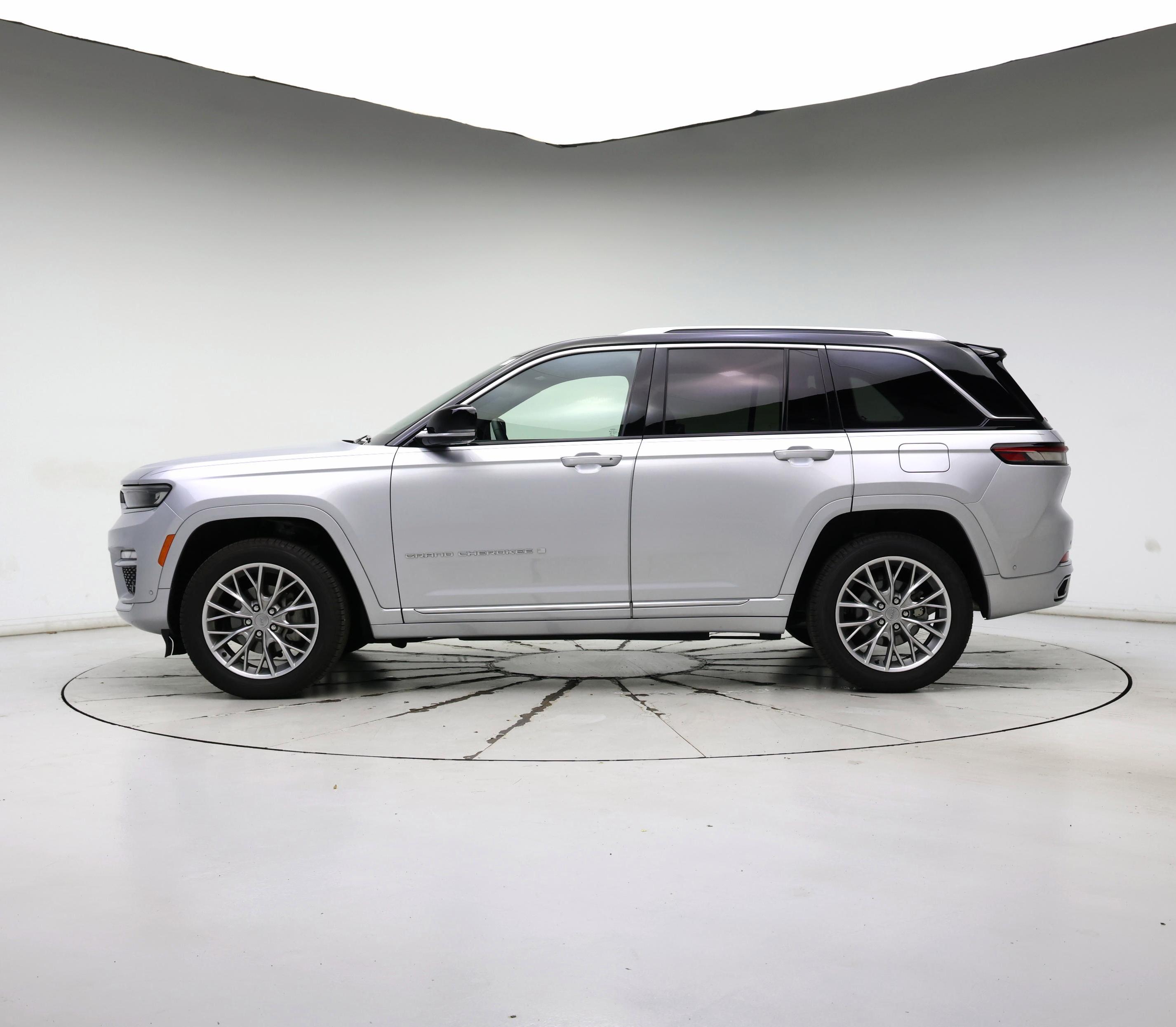 Thumbnail: 2023 Jeep Grand Cherokee - 3