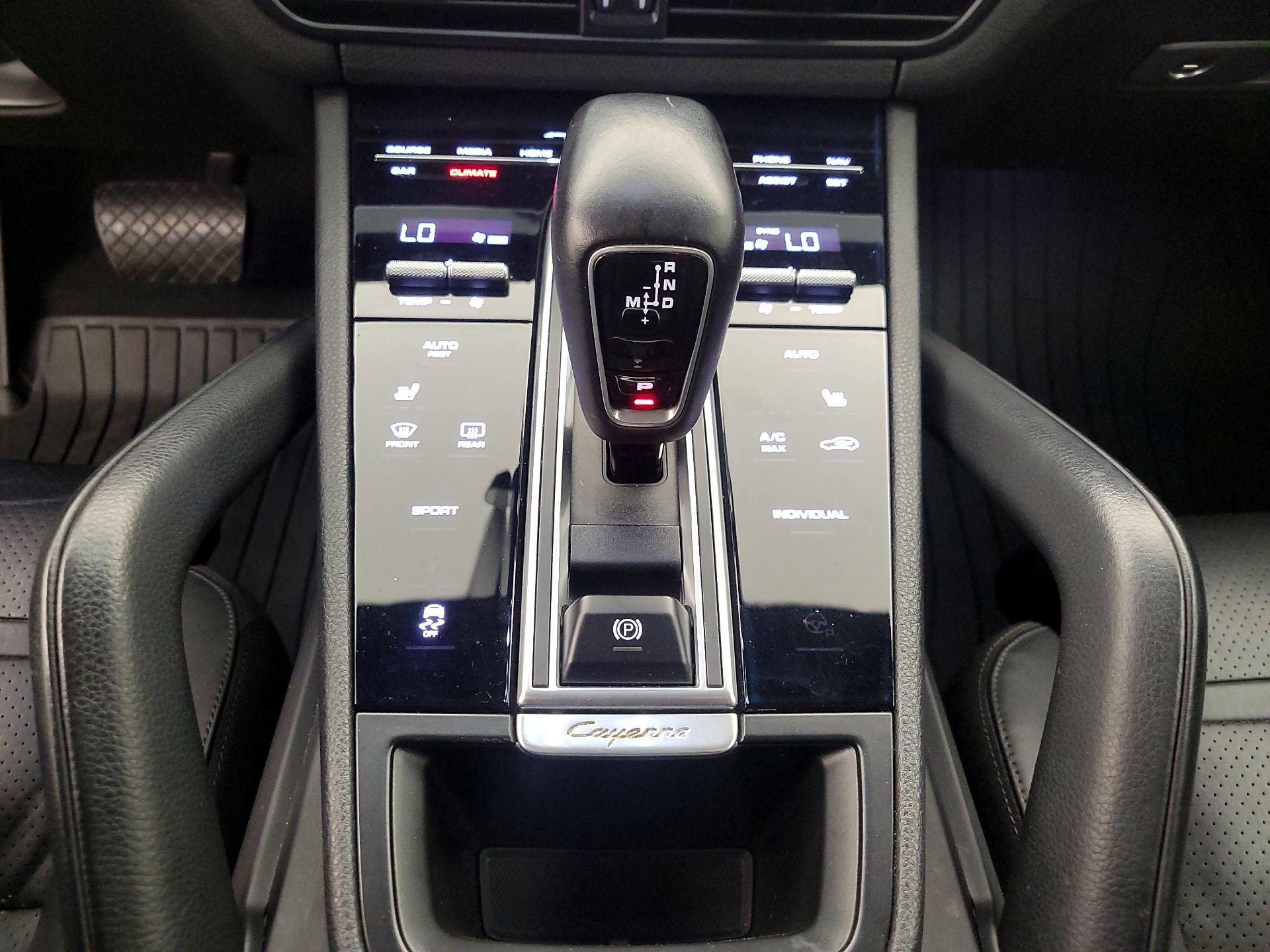 Thumbnail: 2019 Porsche Cayenne - 17