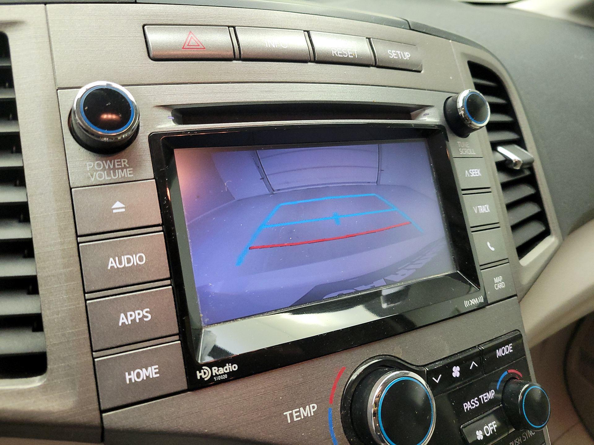 Thumbnail: 2015 Toyota Venza - 14