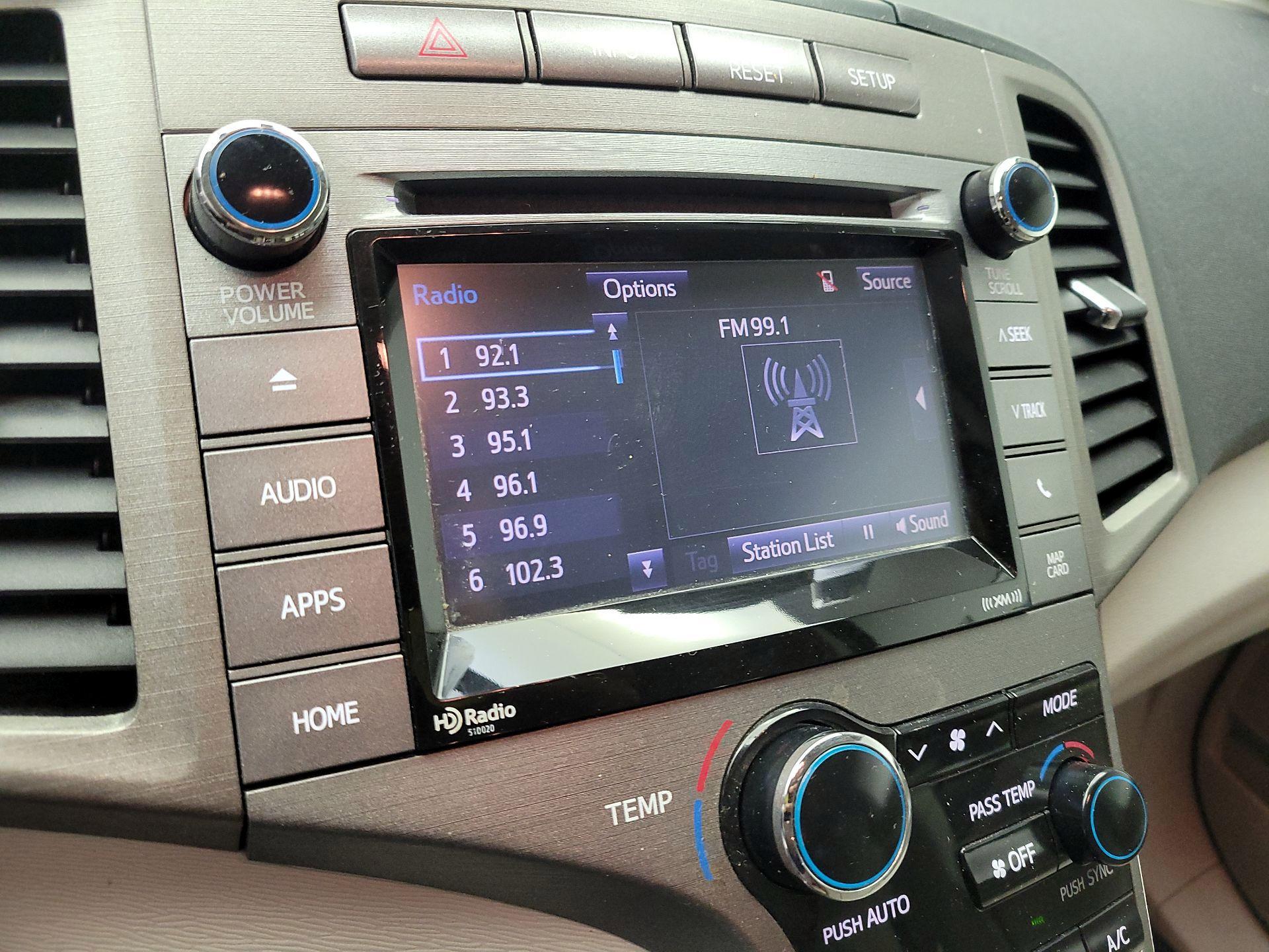 Thumbnail: 2015 Toyota Venza - 15