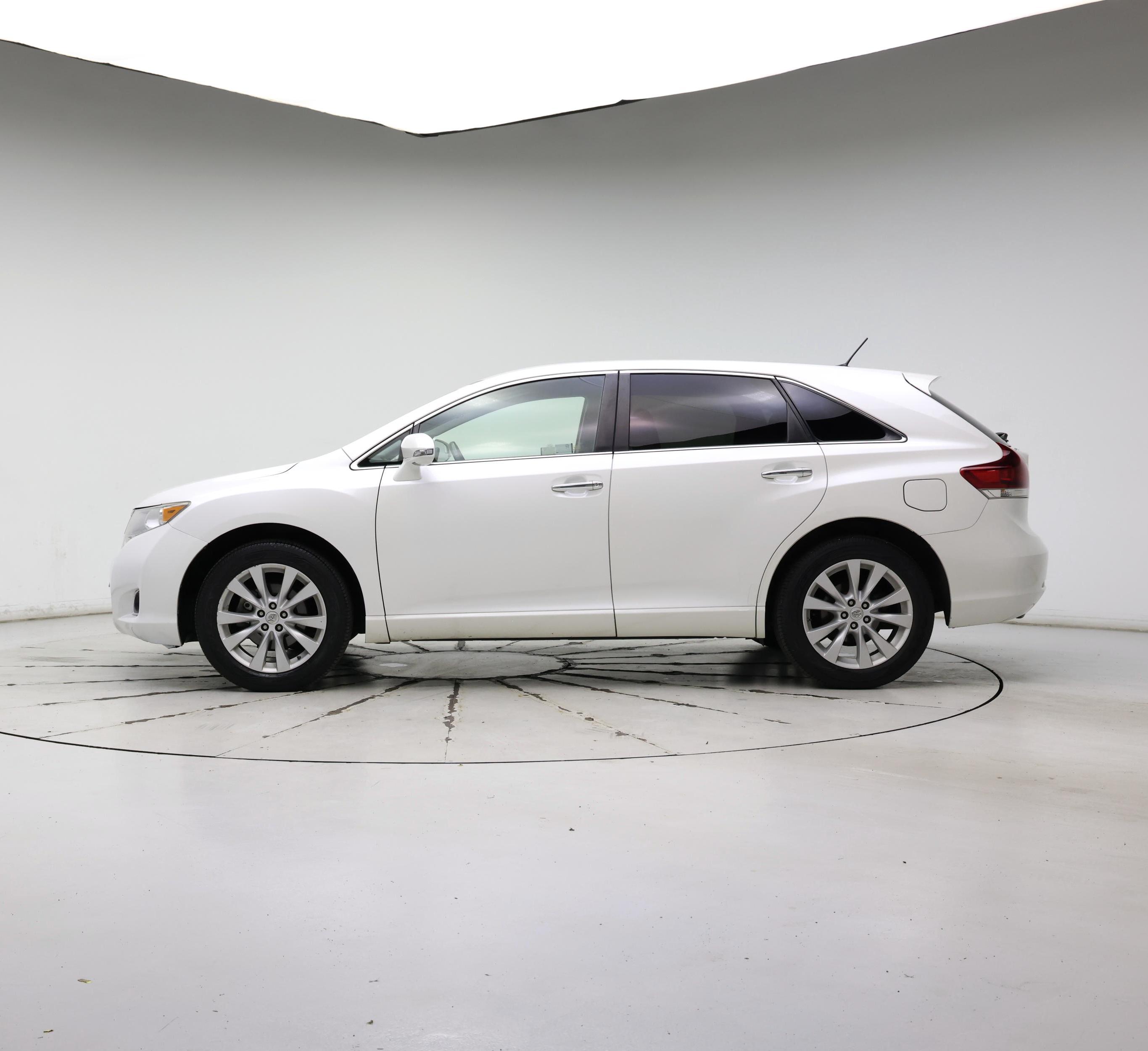 Thumbnail: 2015 Toyota Venza - 3