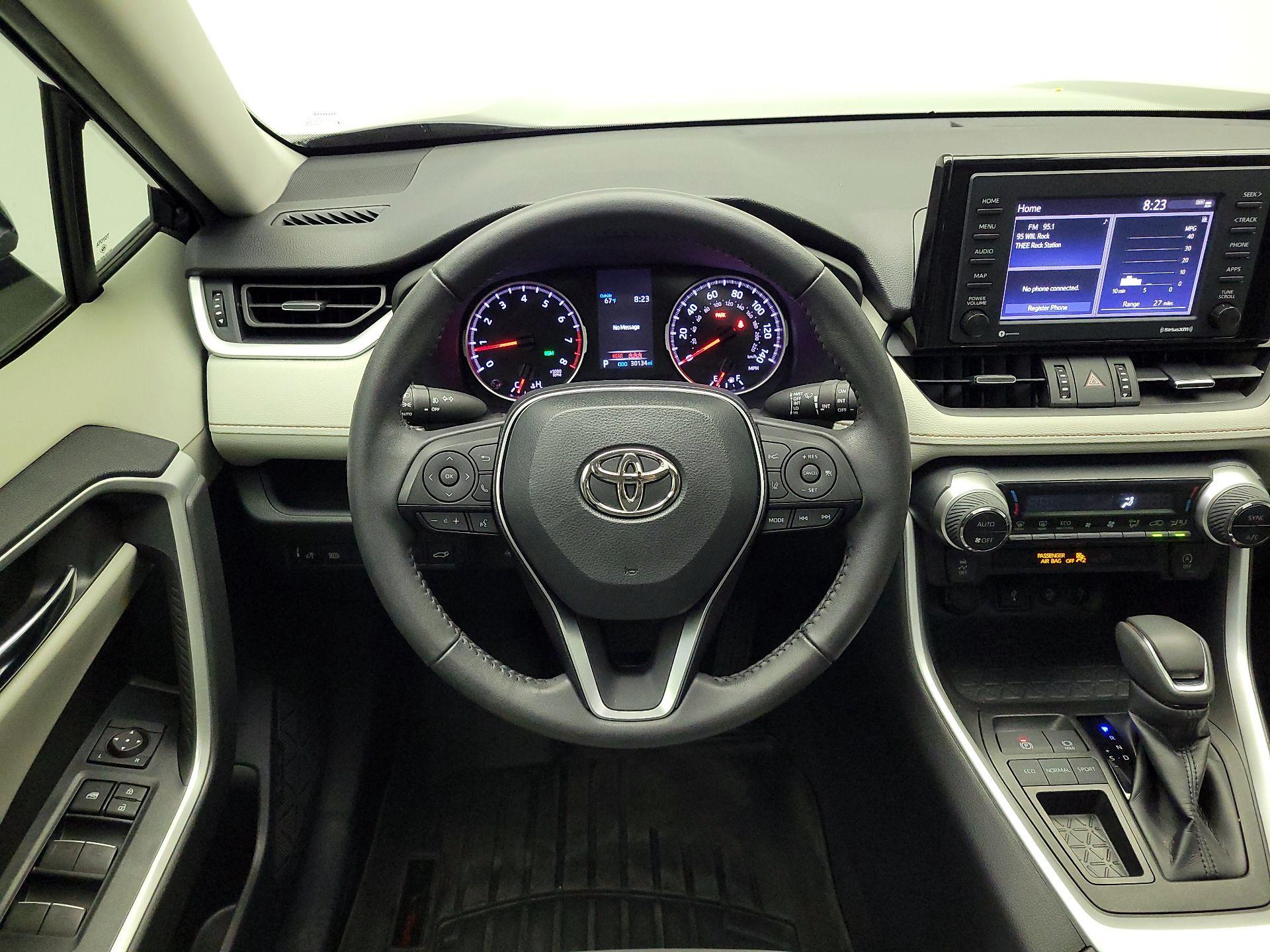 Thumbnail: 2022 Toyota RAV4 - 10