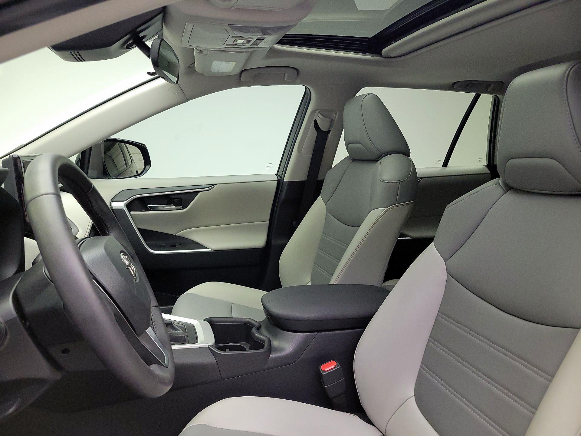 Thumbnail: 2022 Toyota RAV4 - 19