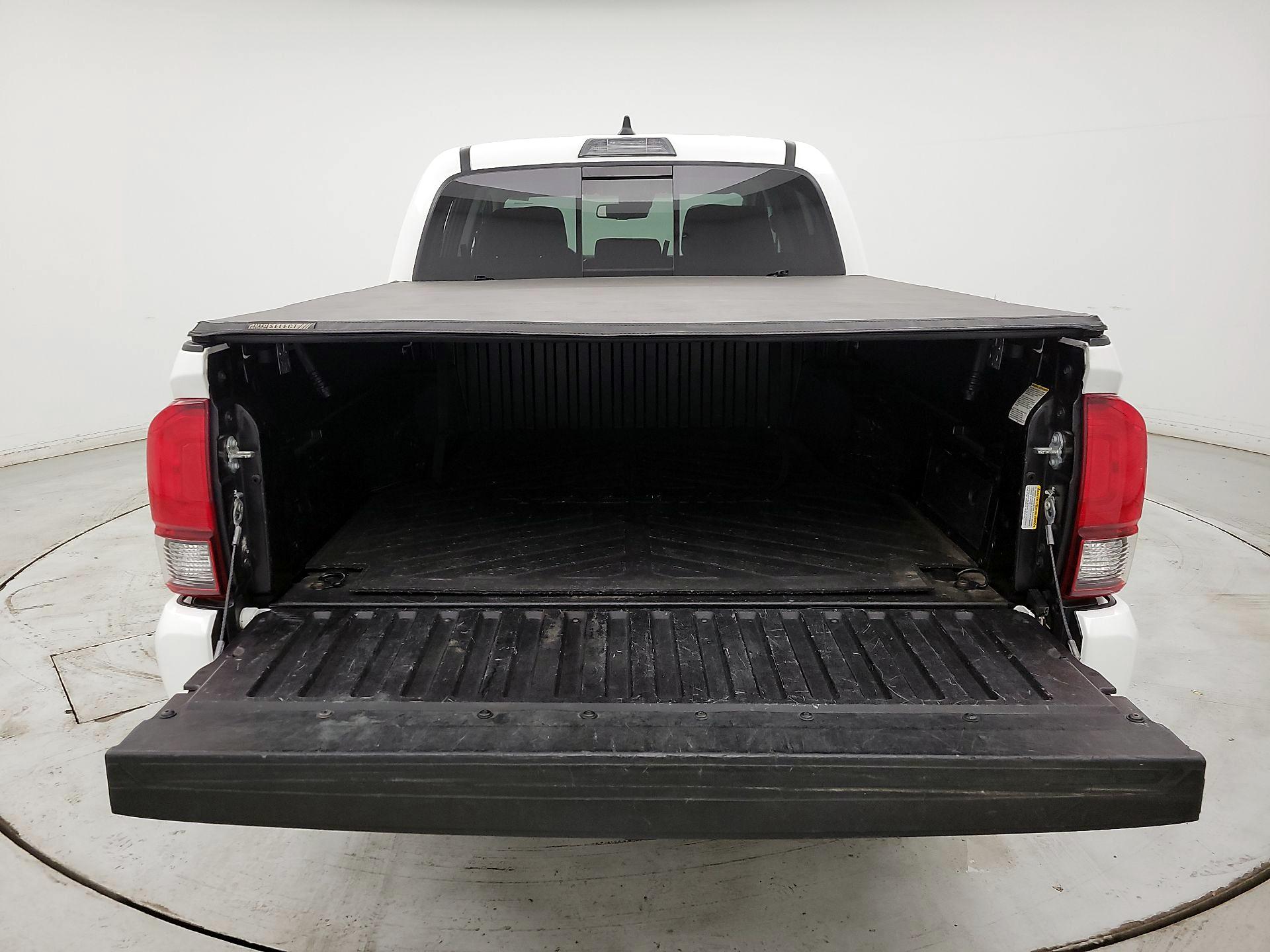 Thumbnail: 2021 Toyota Tacoma - 20