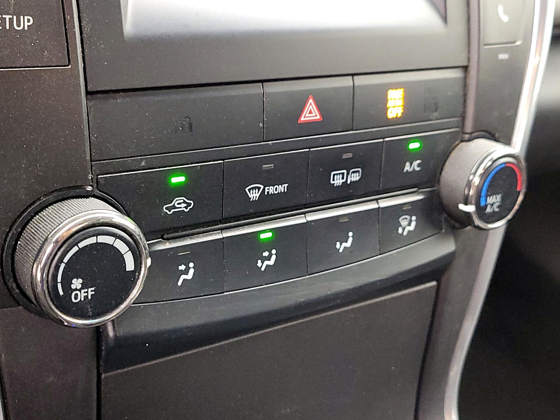 Thumbnail: 2016 Toyota Camry - 16