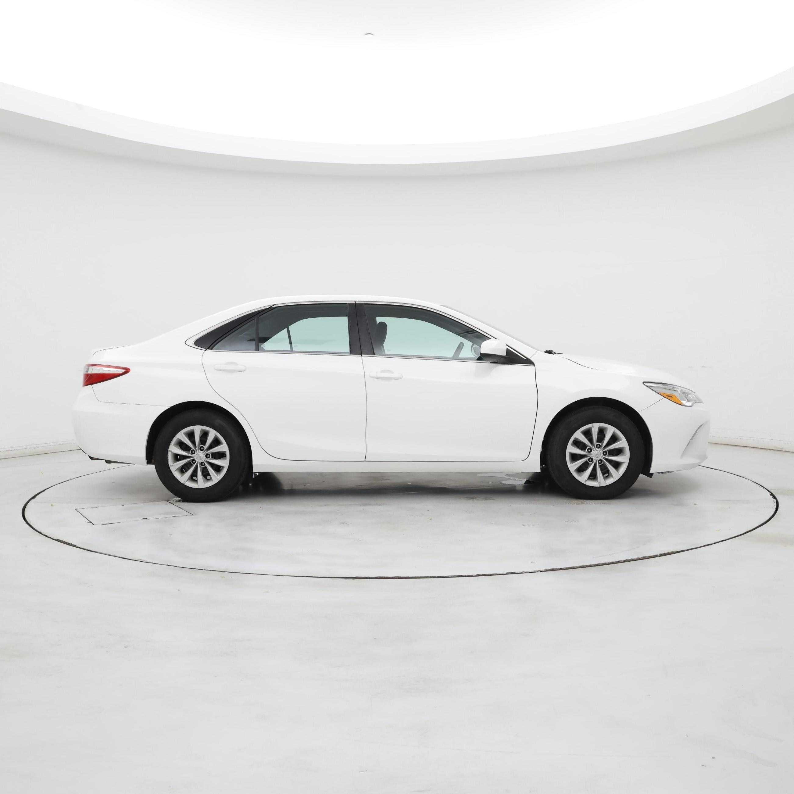 Thumbnail: 2016 Toyota Camry - 7