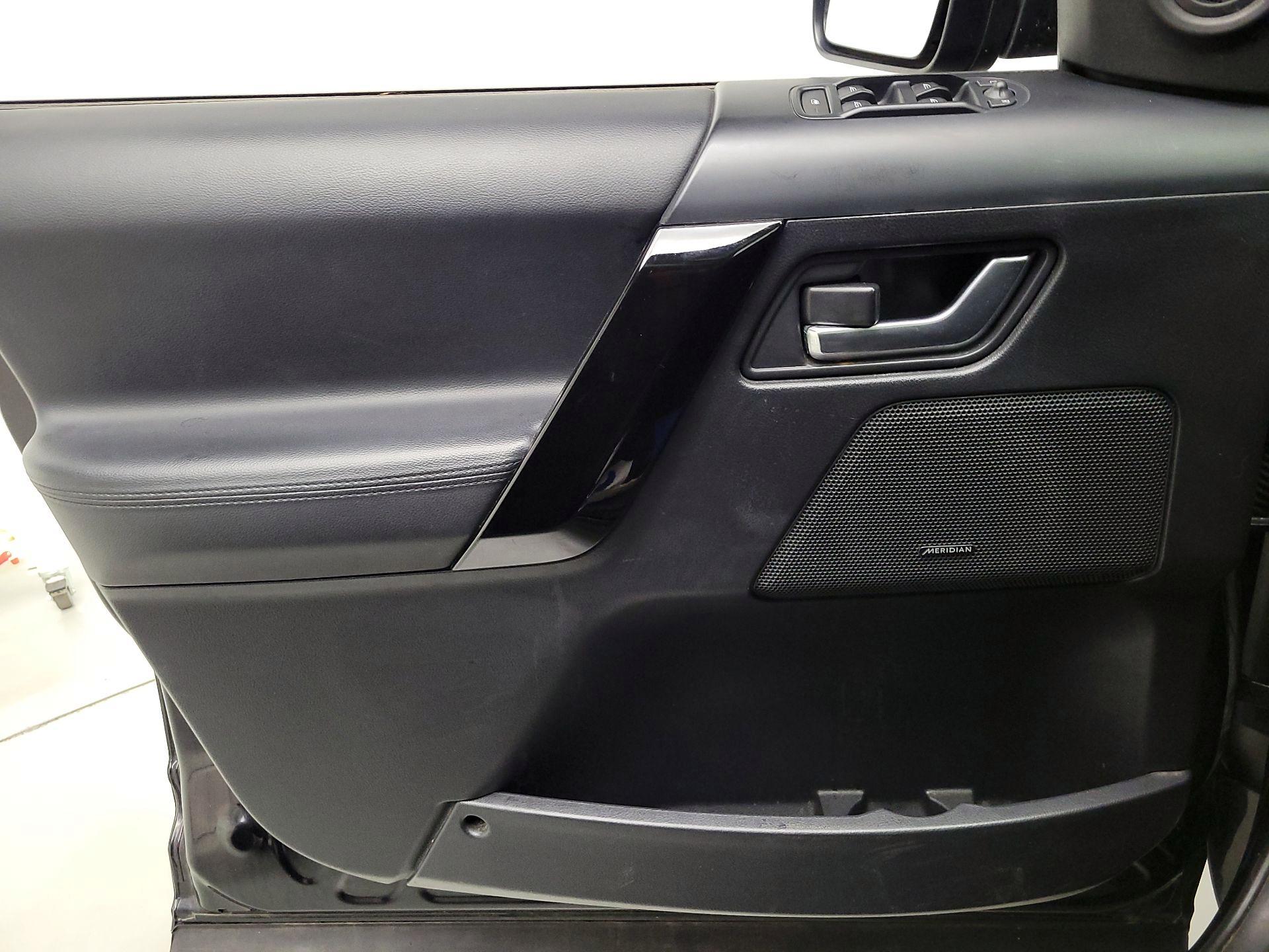 Thumbnail: 2014 Land Rover LR2 - 12
