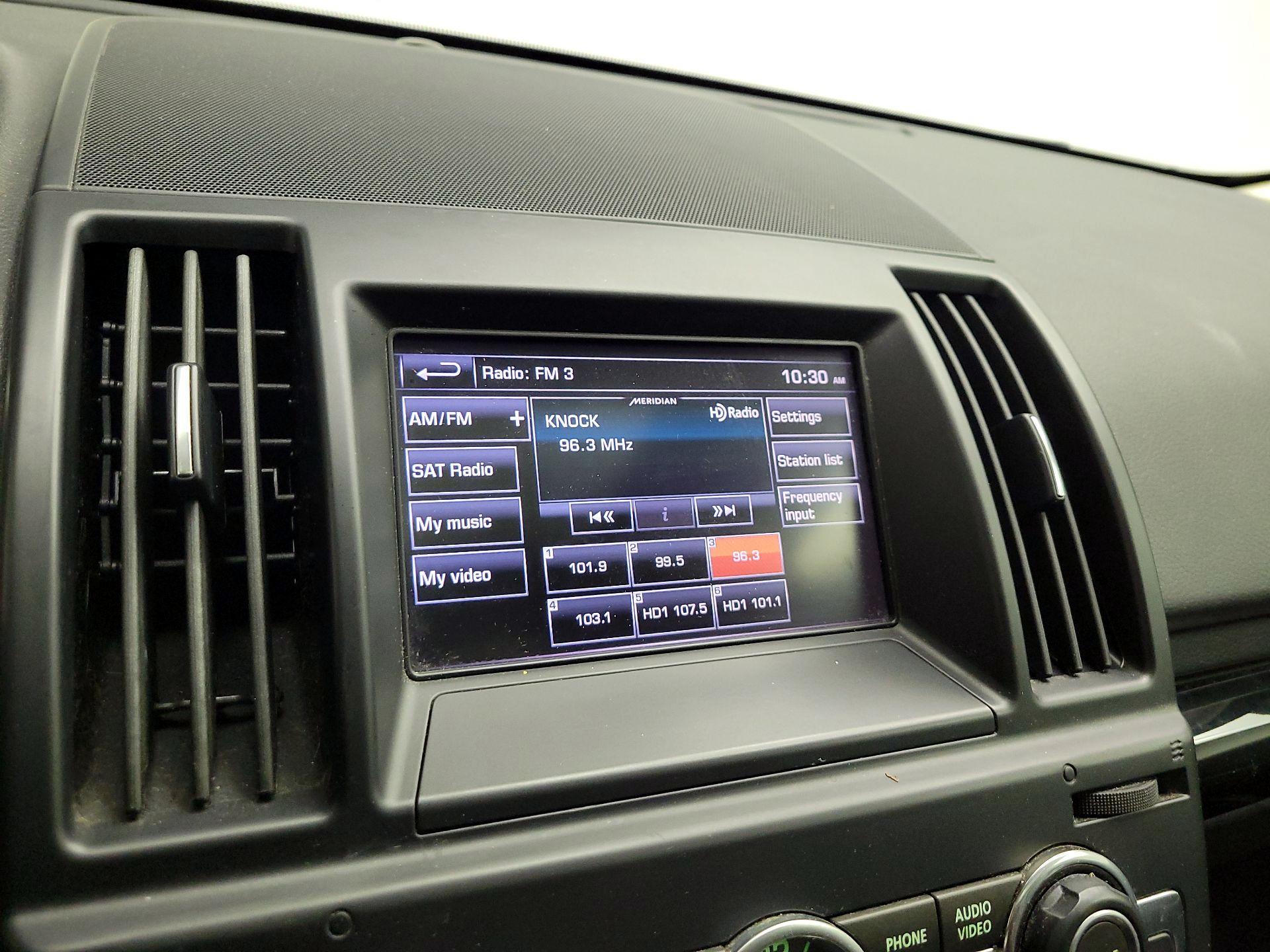 Thumbnail: 2014 Land Rover LR2 - 14